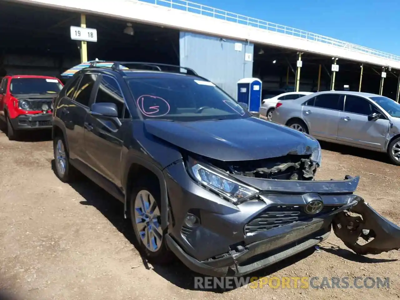 1 Photograph of a damaged car JTMC1RFVXKD028336 TOYOTA RAV4 2019