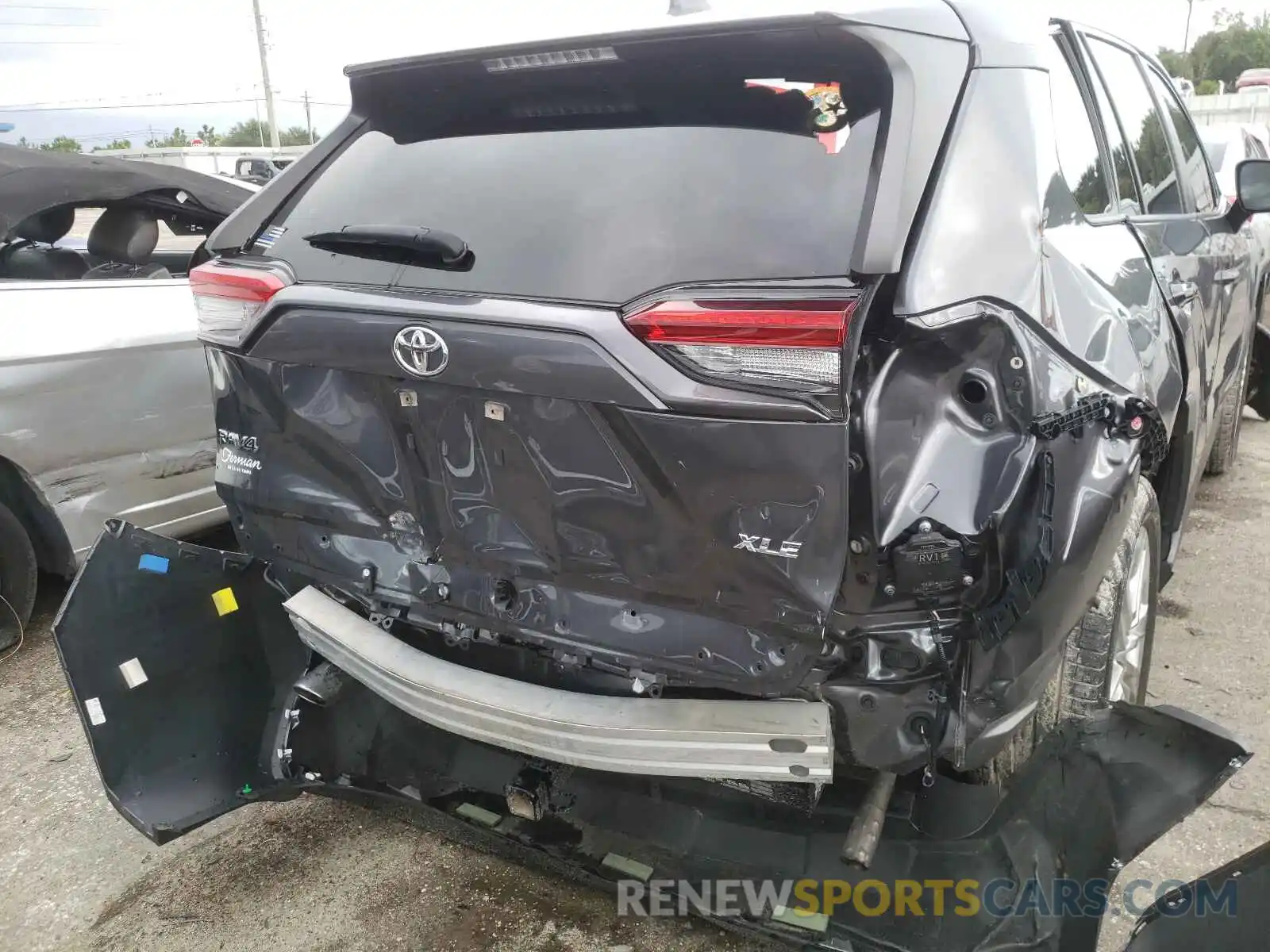 9 Photograph of a damaged car JTMC1RFVXKD514984 TOYOTA RAV4 2019