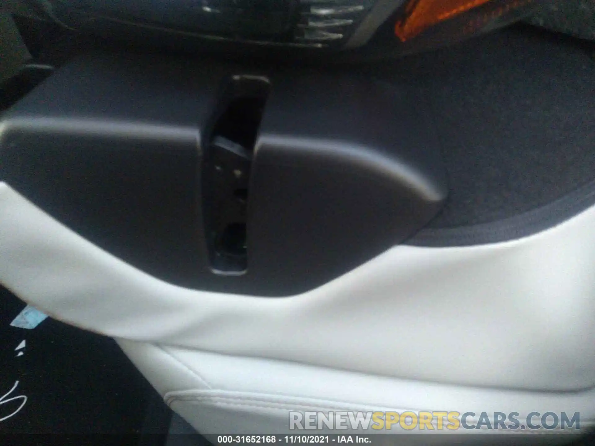 8 Photograph of a damaged car JTMC1RFVXKJ012686 TOYOTA RAV4 2019