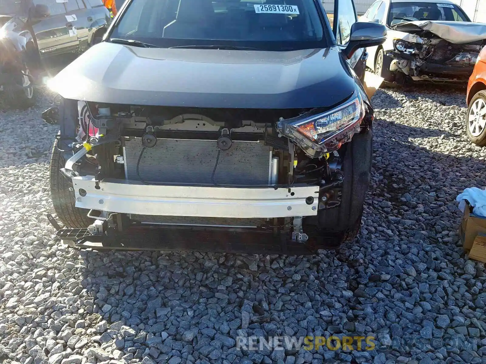 9 Фотография поврежденного автомобиля JTMC1RFVXKJ014714 TOYOTA RAV4 2019