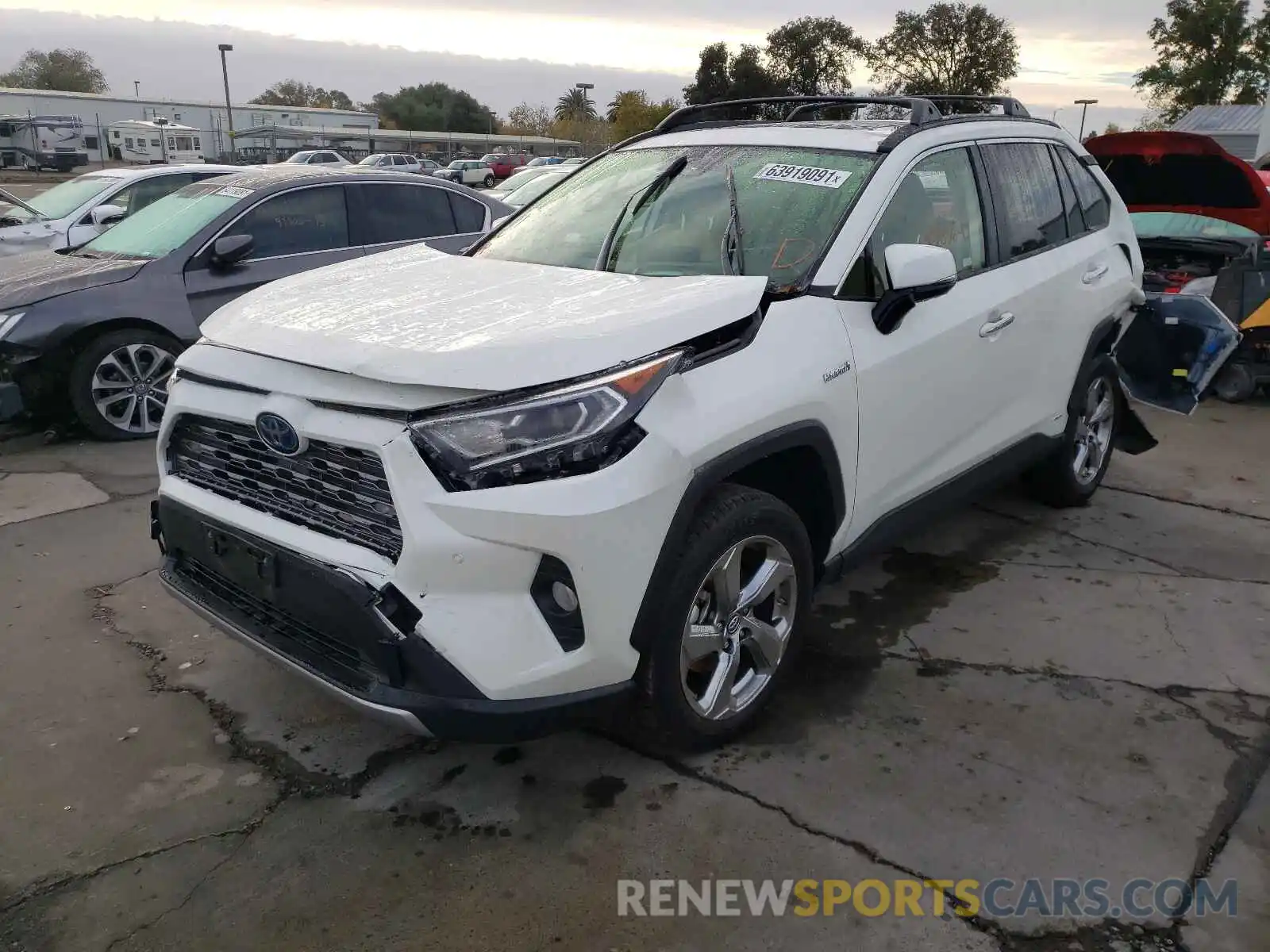 2 Фотография поврежденного автомобиля JTMDWRFV0KD005962 TOYOTA RAV4 2019