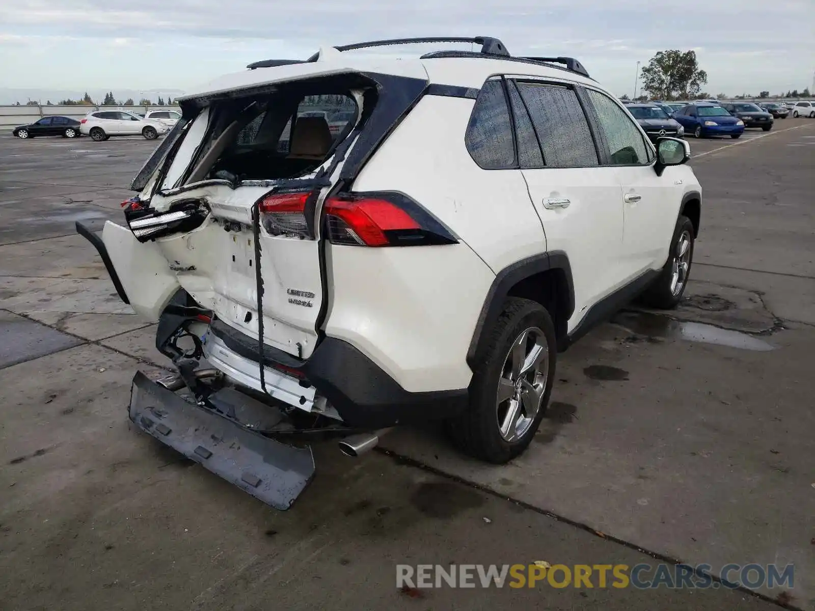 4 Photograph of a damaged car JTMDWRFV0KD005962 TOYOTA RAV4 2019