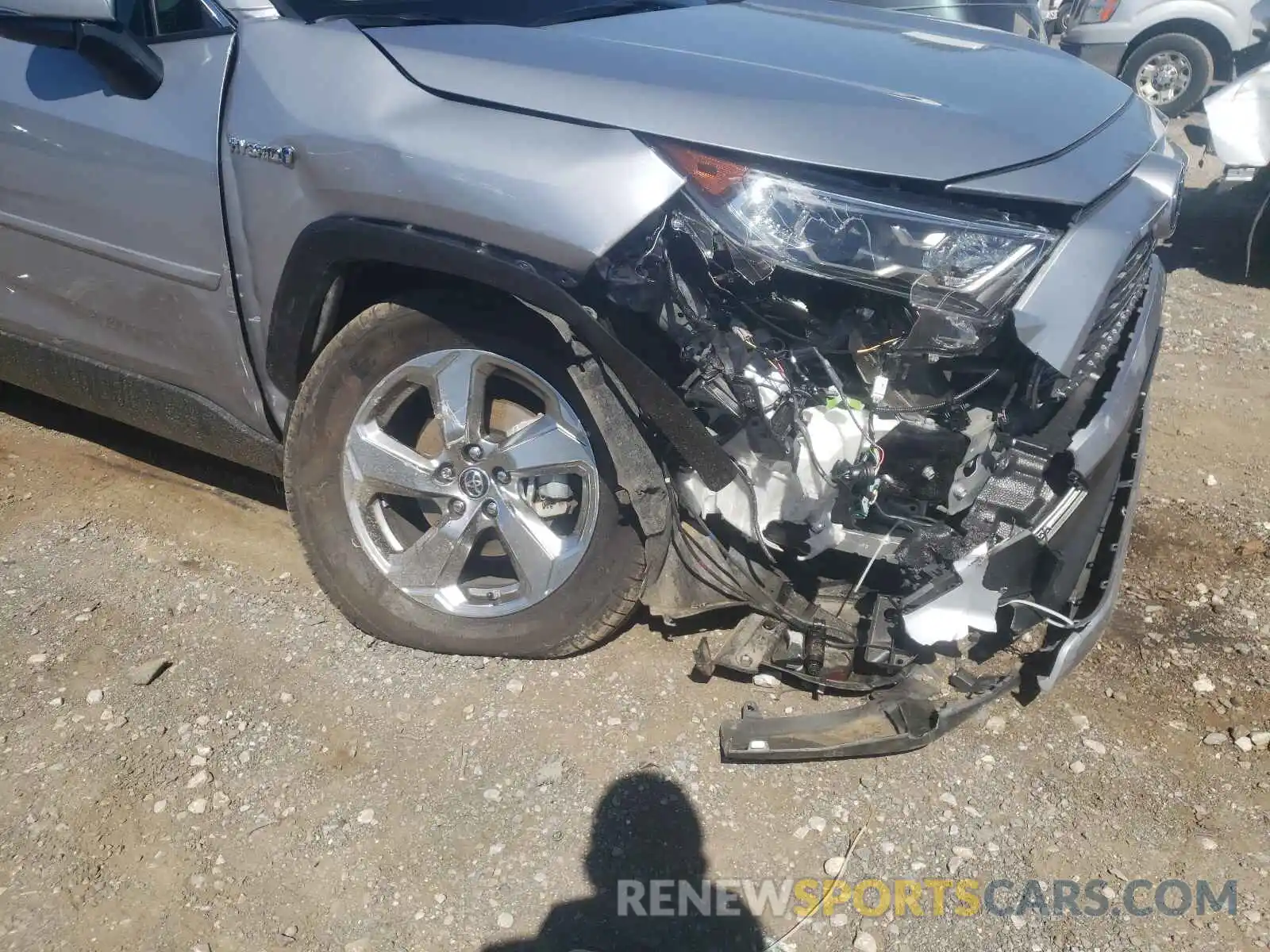 9 Photograph of a damaged car JTMDWRFV0KD006447 TOYOTA RAV4 2019