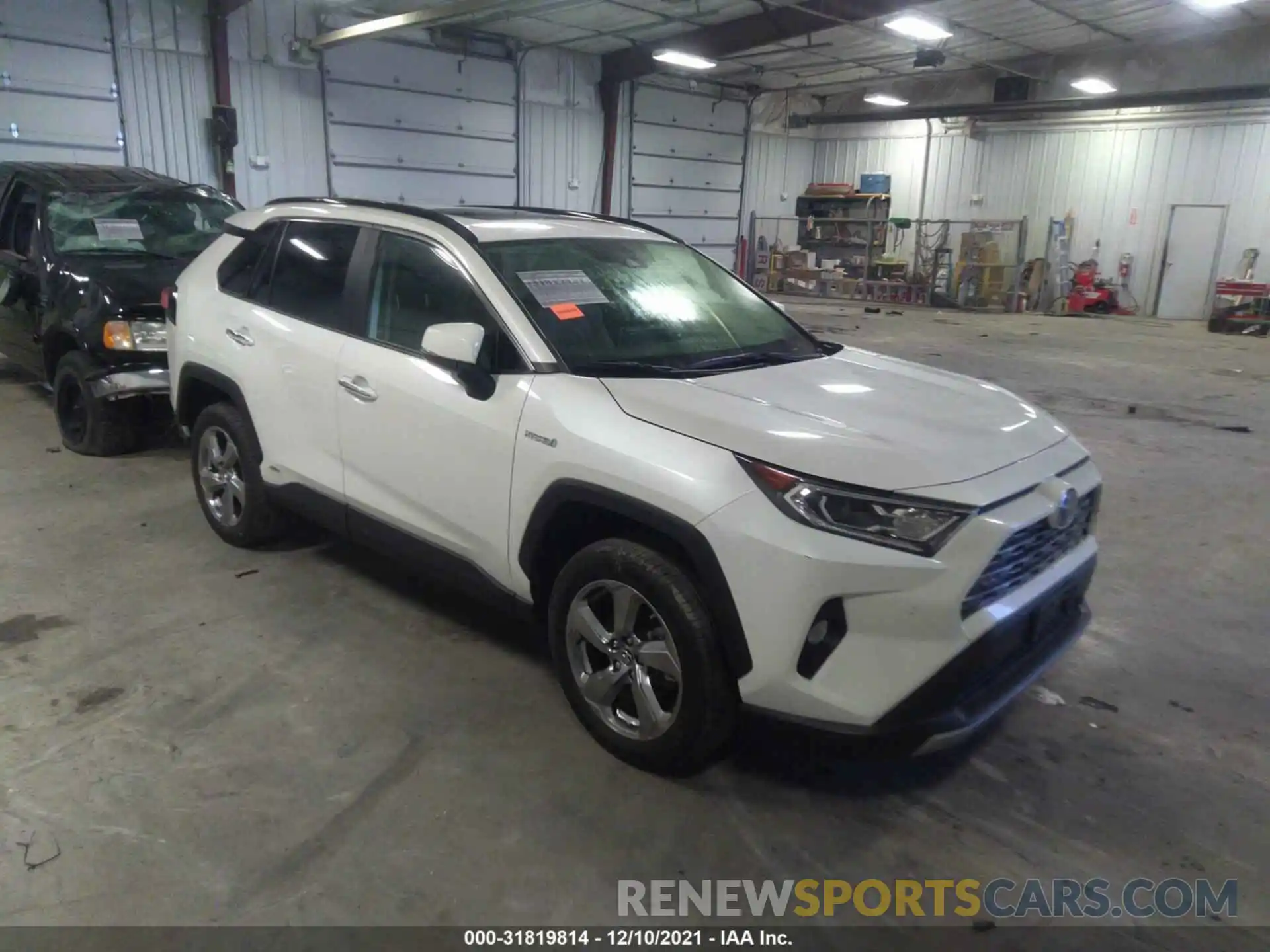 1 Фотография поврежденного автомобиля JTMDWRFV1KD033804 TOYOTA RAV4 2019