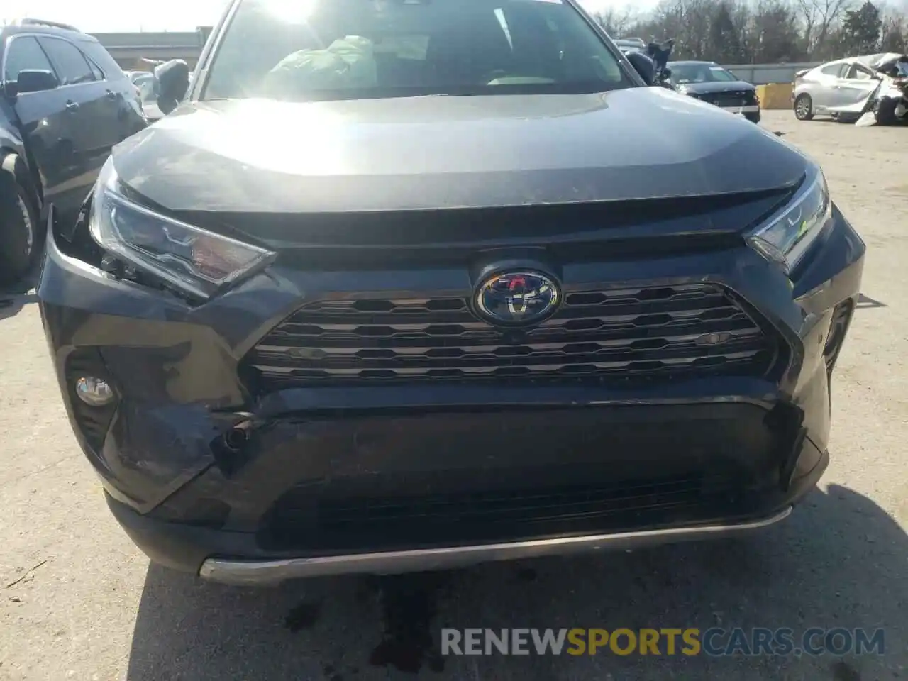 9 Photograph of a damaged car JTMDWRFV1KD513552 TOYOTA RAV4 2019