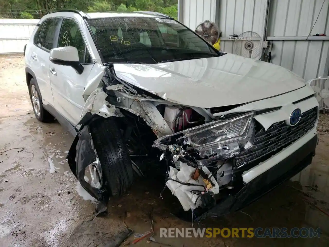 1 Photograph of a damaged car JTMDWRFV2KD515309 TOYOTA RAV4 2019