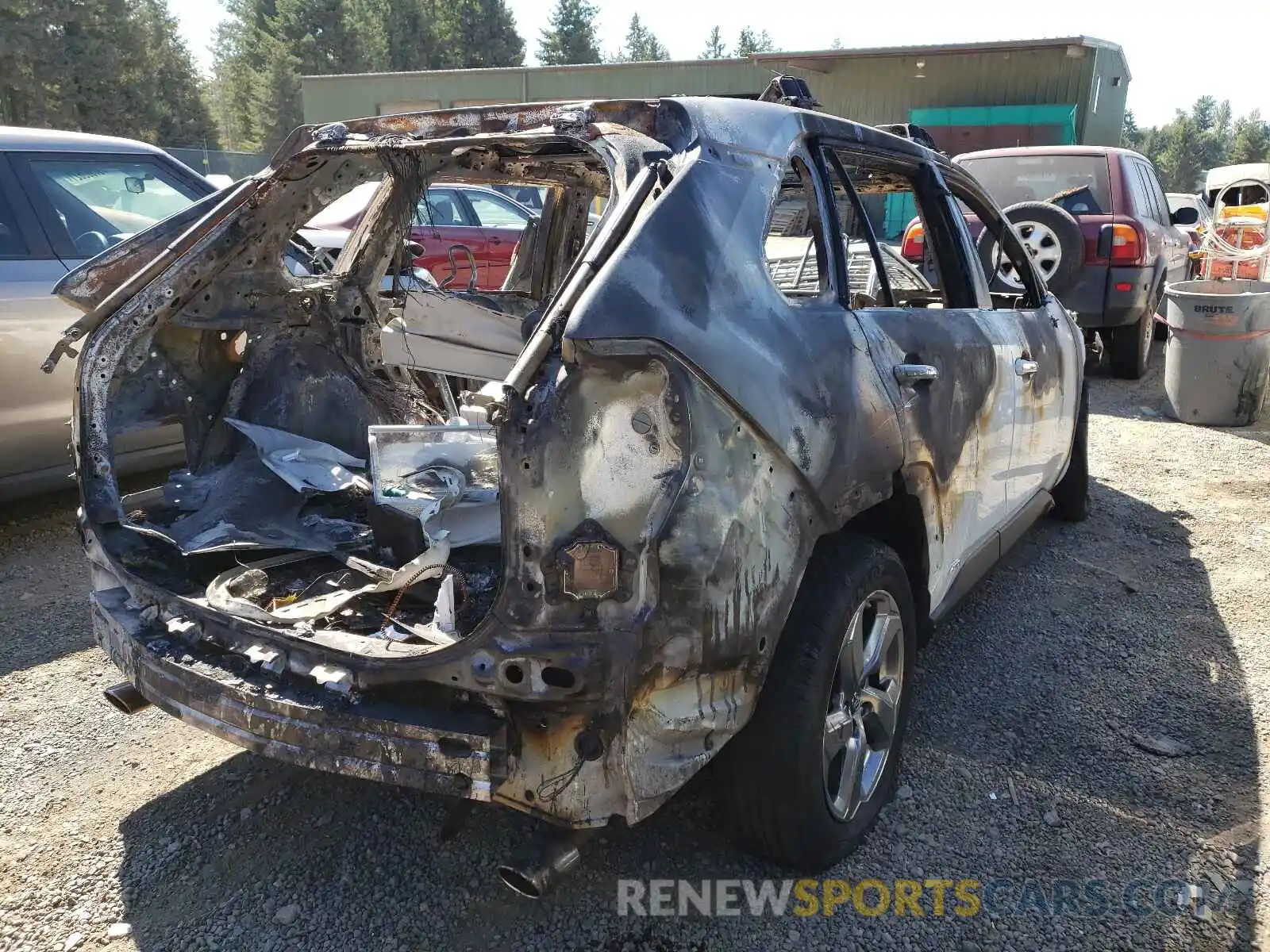 4 Photograph of a damaged car JTMDWRFV2KD516069 TOYOTA RAV4 2019