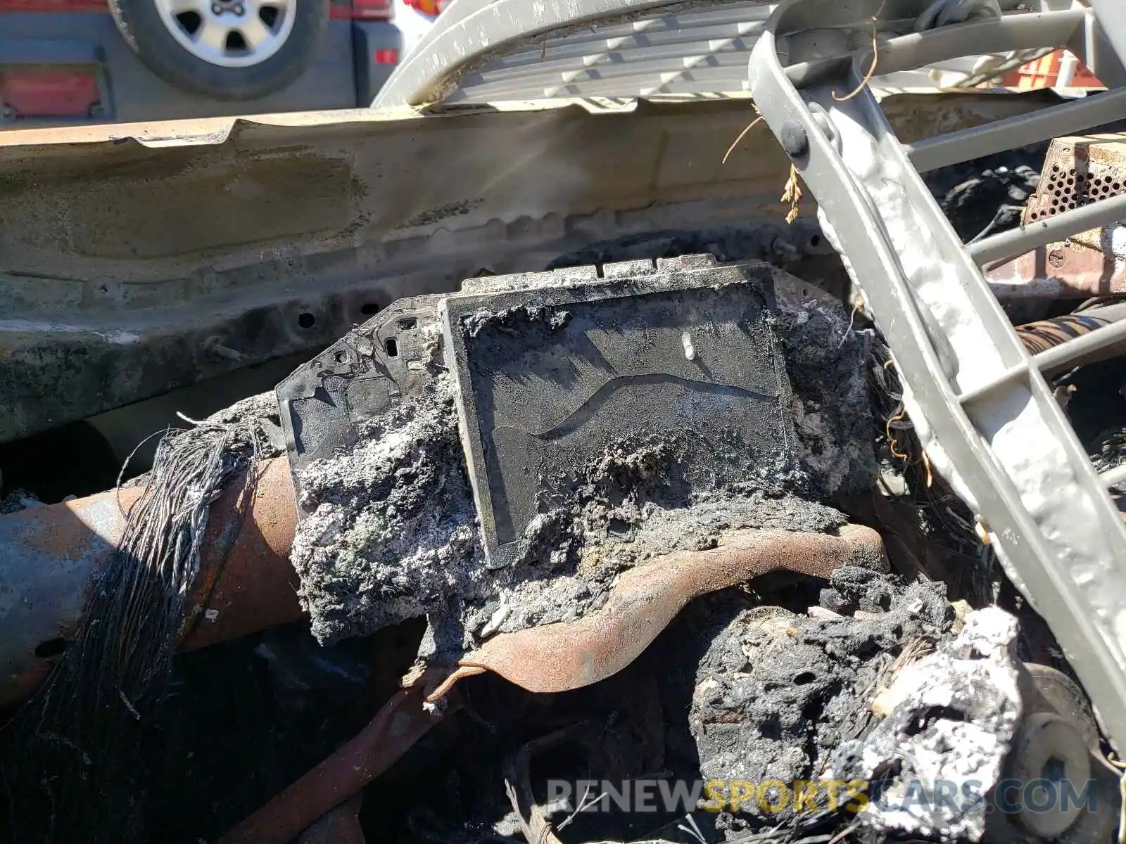 8 Photograph of a damaged car JTMDWRFV2KD516069 TOYOTA RAV4 2019