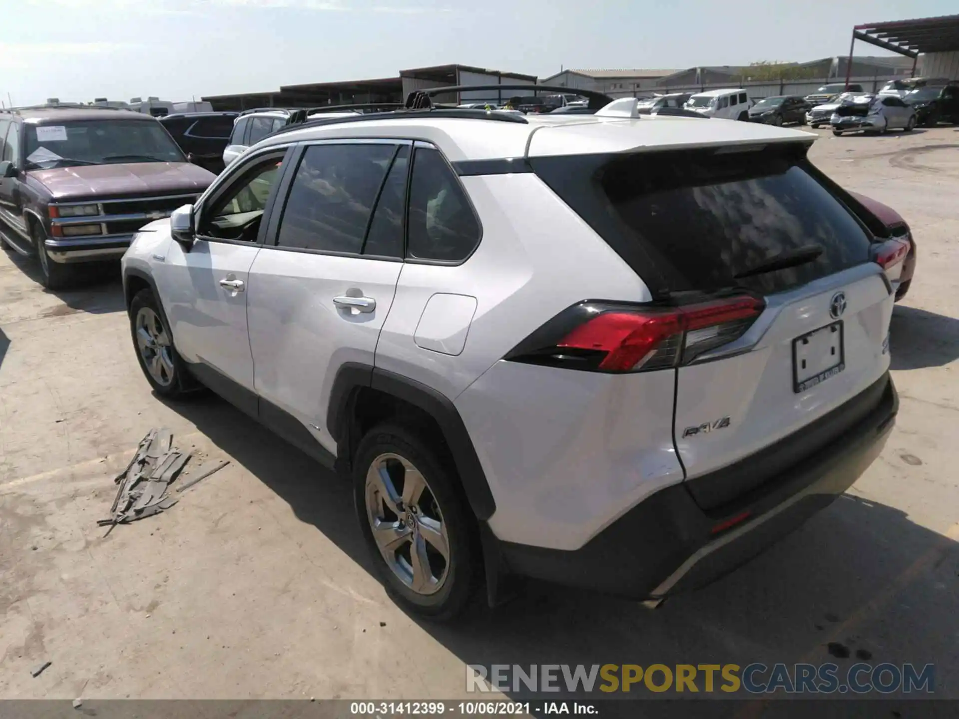 3 Фотография поврежденного автомобиля JTMDWRFV3KD500821 TOYOTA RAV4 2019