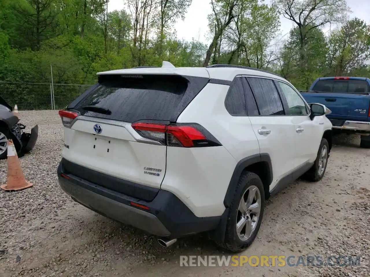 4 Photograph of a damaged car JTMDWRFV3KD513374 TOYOTA RAV4 2019