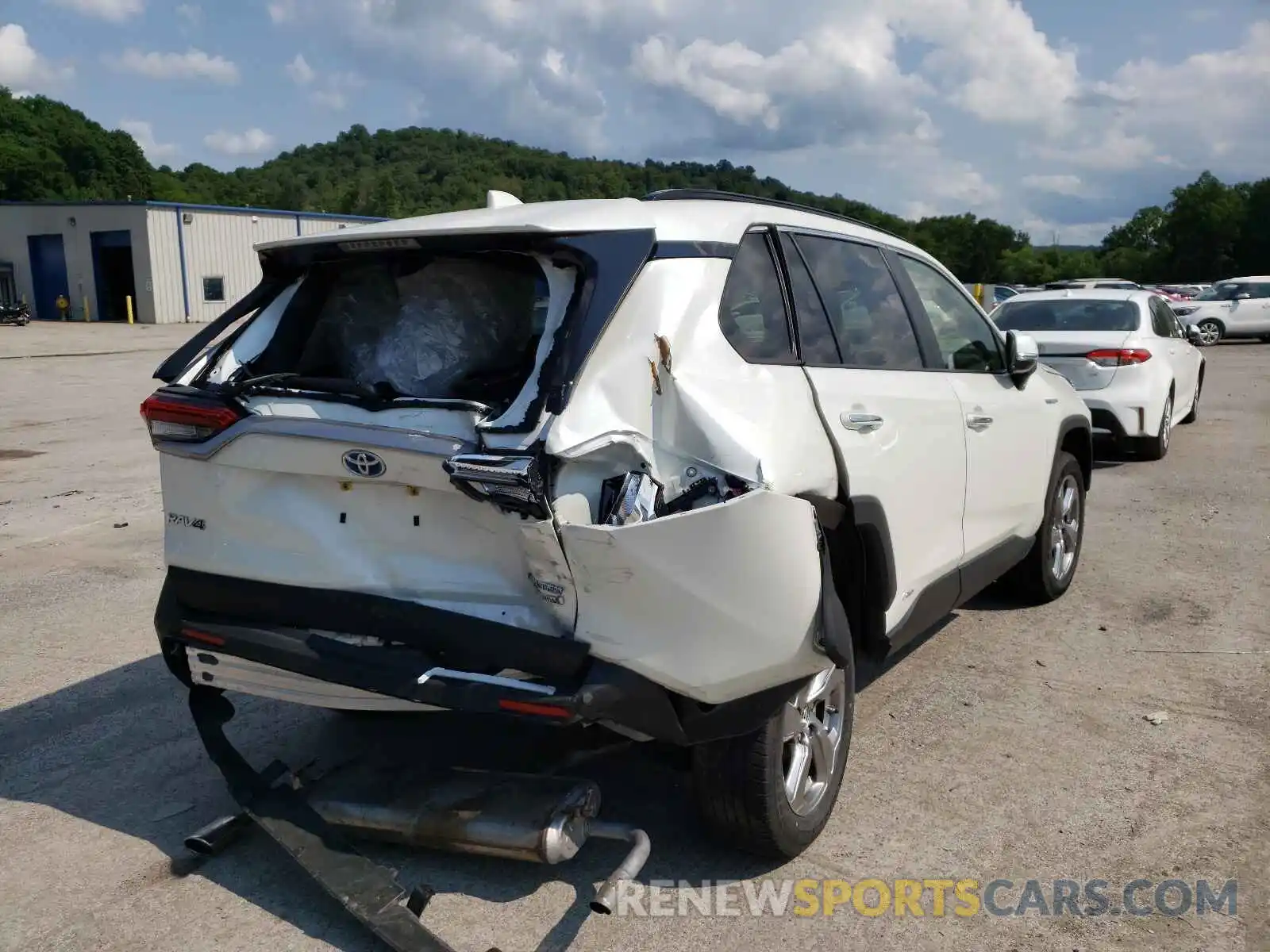 4 Photograph of a damaged car JTMDWRFV4KD012798 TOYOTA RAV4 2019