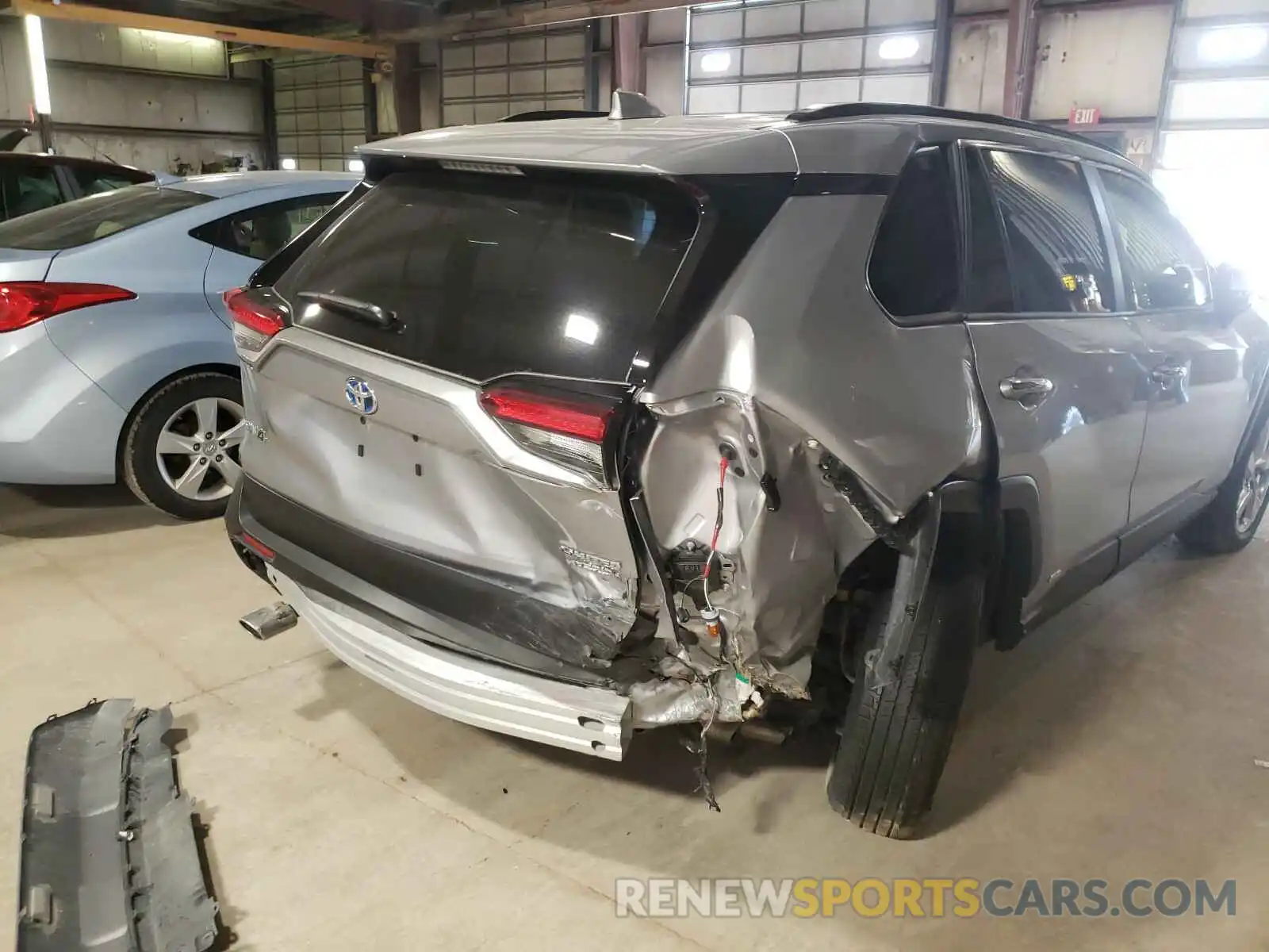 9 Photograph of a damaged car JTMDWRFV4KD033585 TOYOTA RAV4 2019