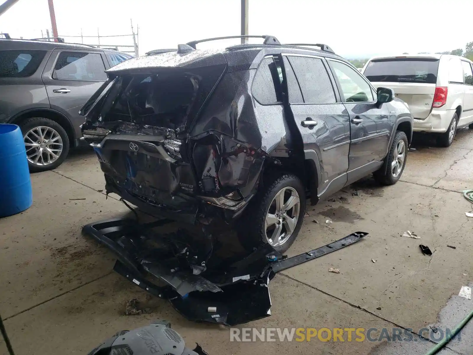 4 Photograph of a damaged car JTMDWRFV5KD502859 TOYOTA RAV4 2019