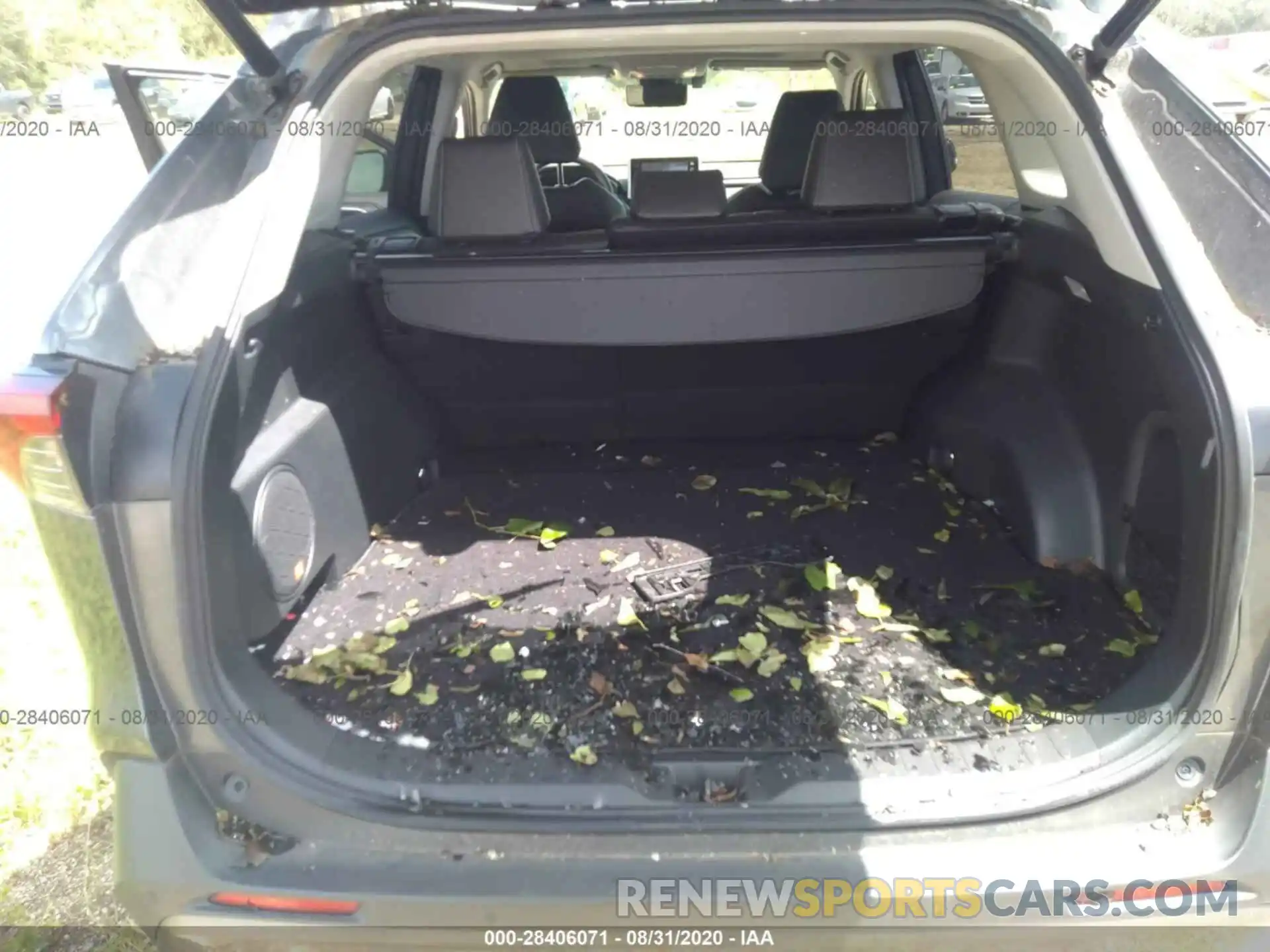 8 Photograph of a damaged car JTMDWRFV6KD004167 TOYOTA RAV4 2019