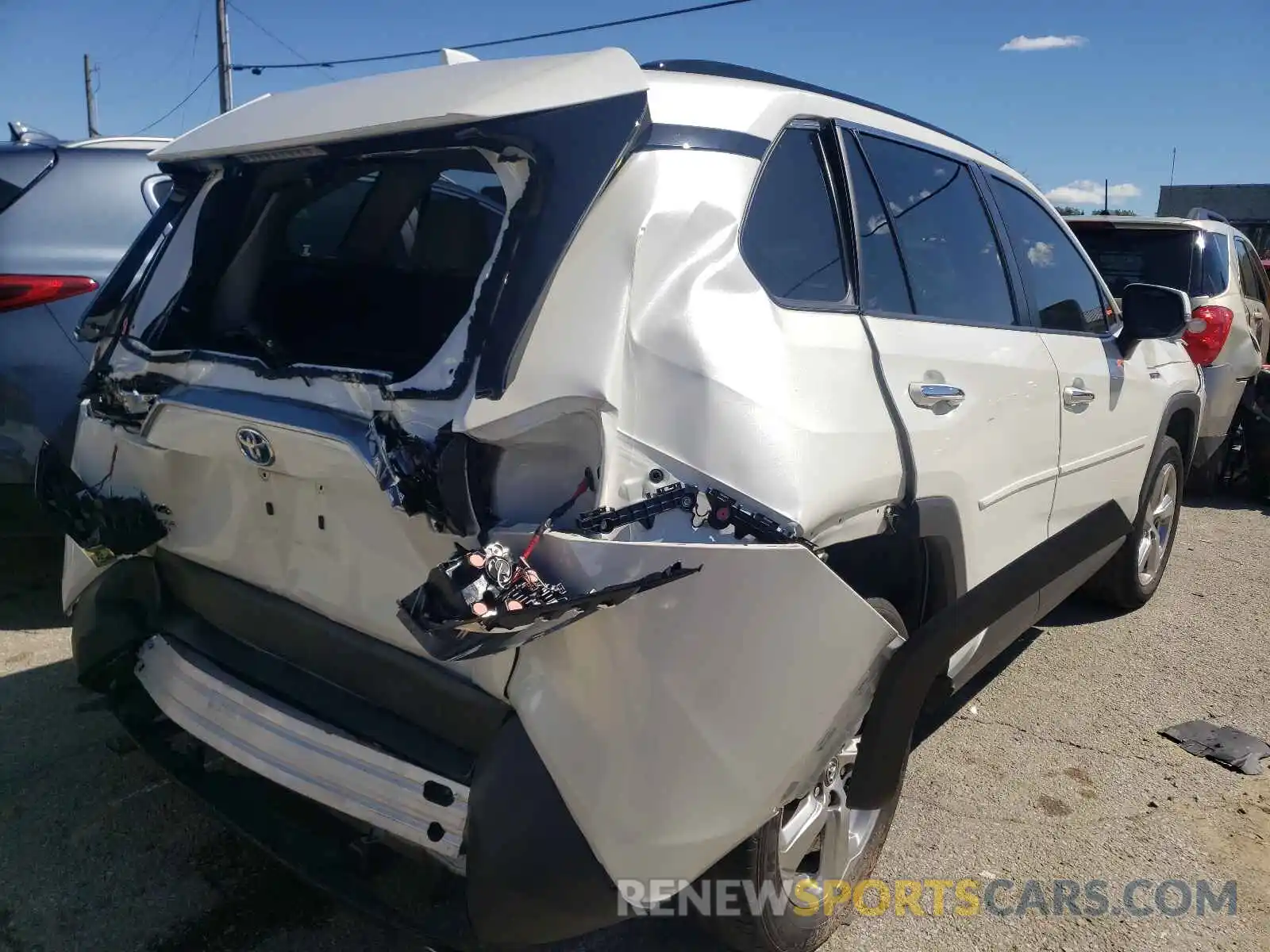 4 Photograph of a damaged car JTMDWRFV6KD030817 TOYOTA RAV4 2019