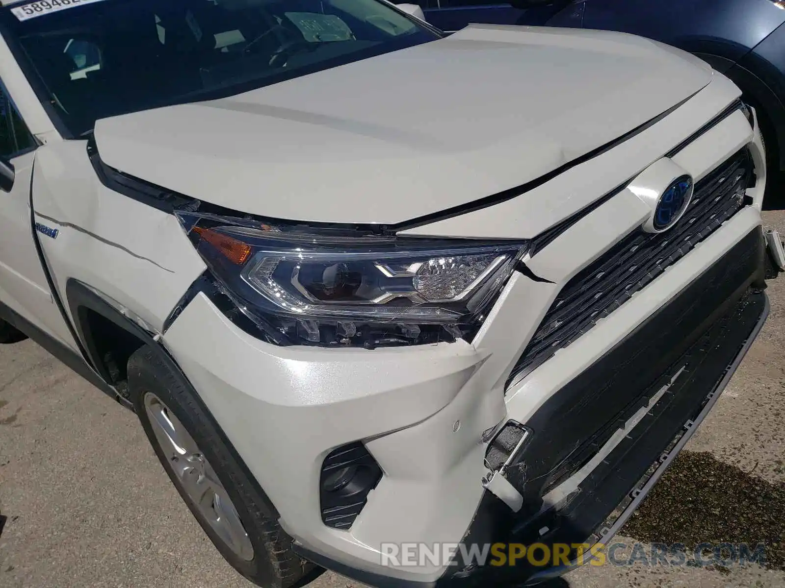 9 Photograph of a damaged car JTMDWRFV6KD030817 TOYOTA RAV4 2019