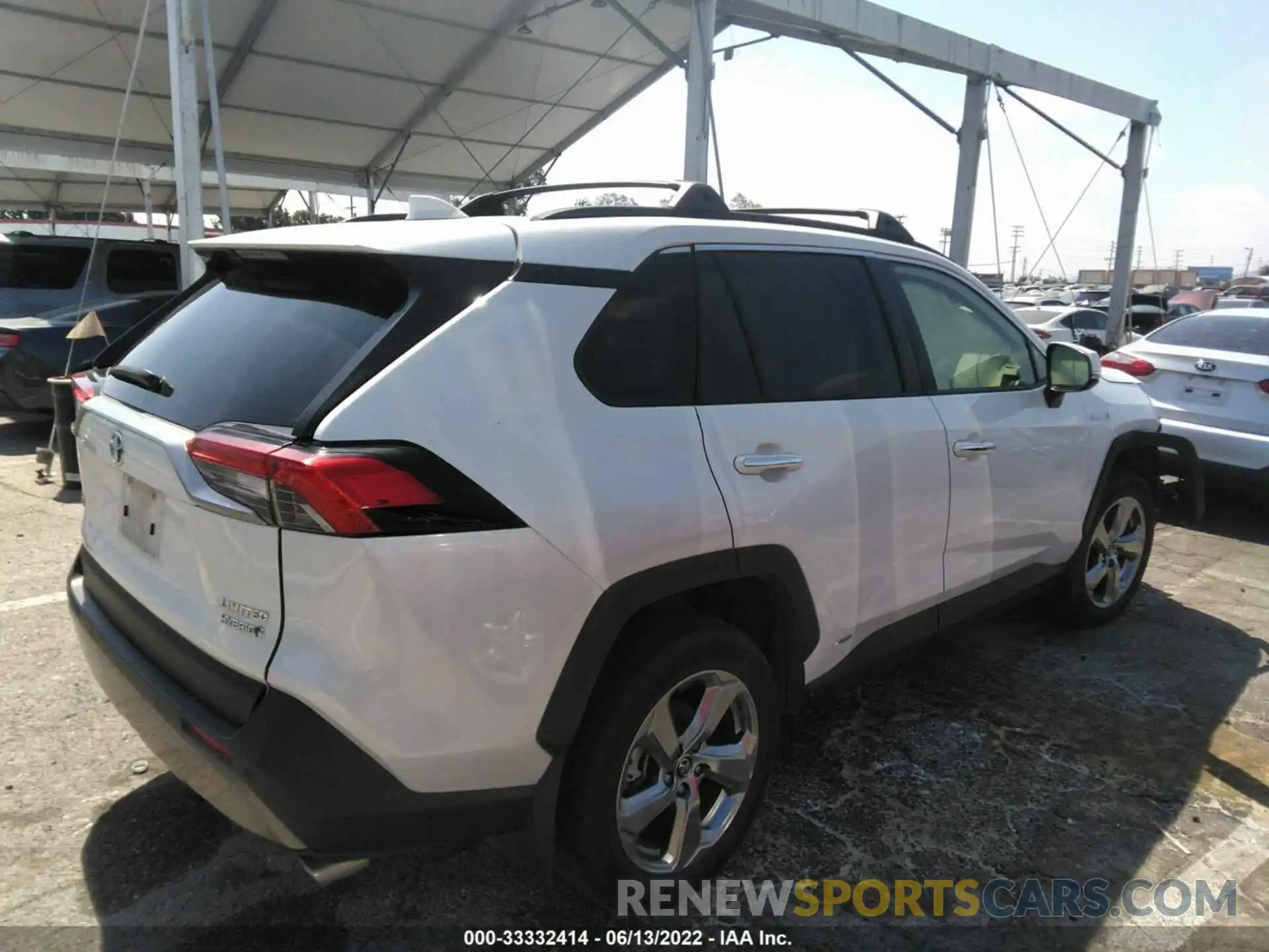 4 Photograph of a damaged car JTMDWRFV6KD506337 TOYOTA RAV4 2019