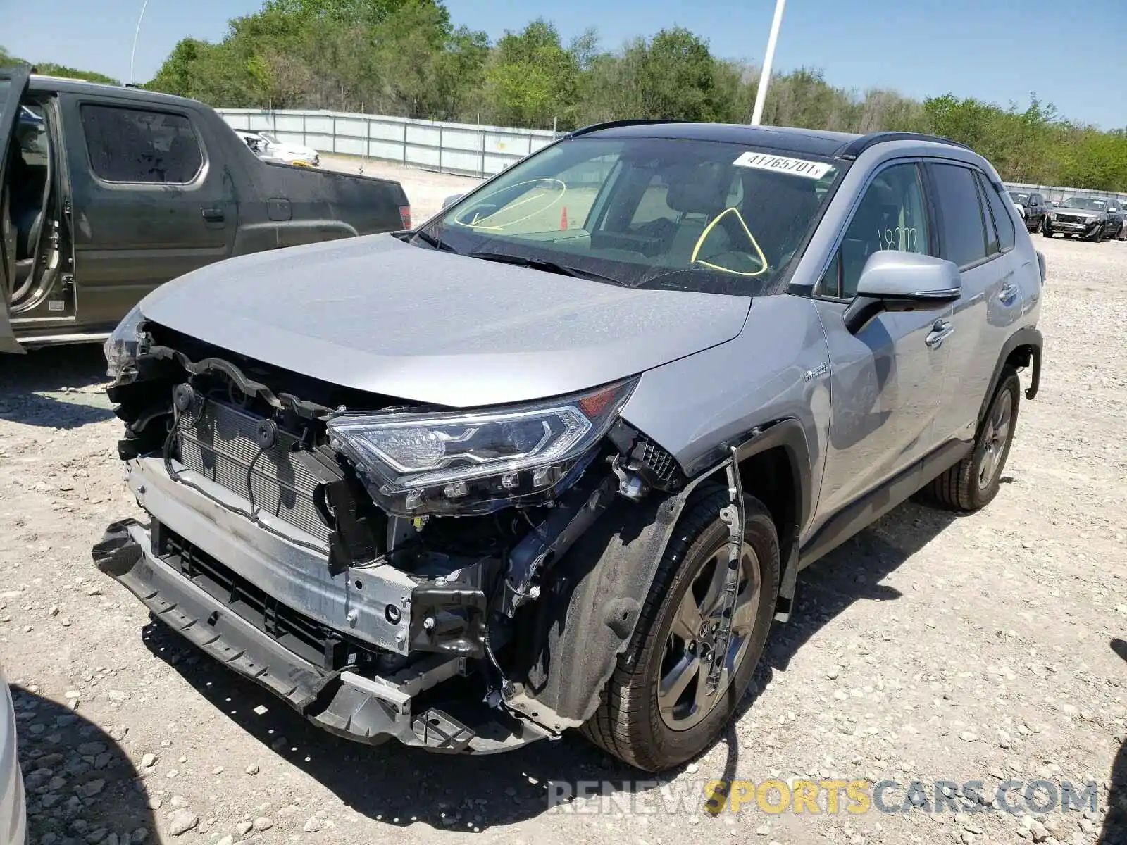 2 Photograph of a damaged car JTMDWRFV6KD509562 TOYOTA RAV4 2019