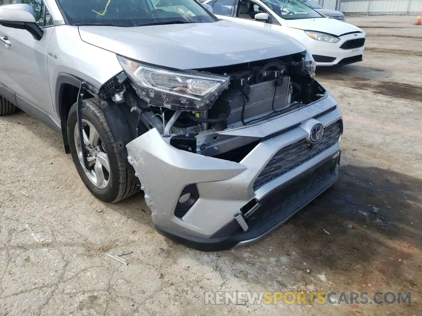 9 Photograph of a damaged car JTMDWRFV6KD509562 TOYOTA RAV4 2019