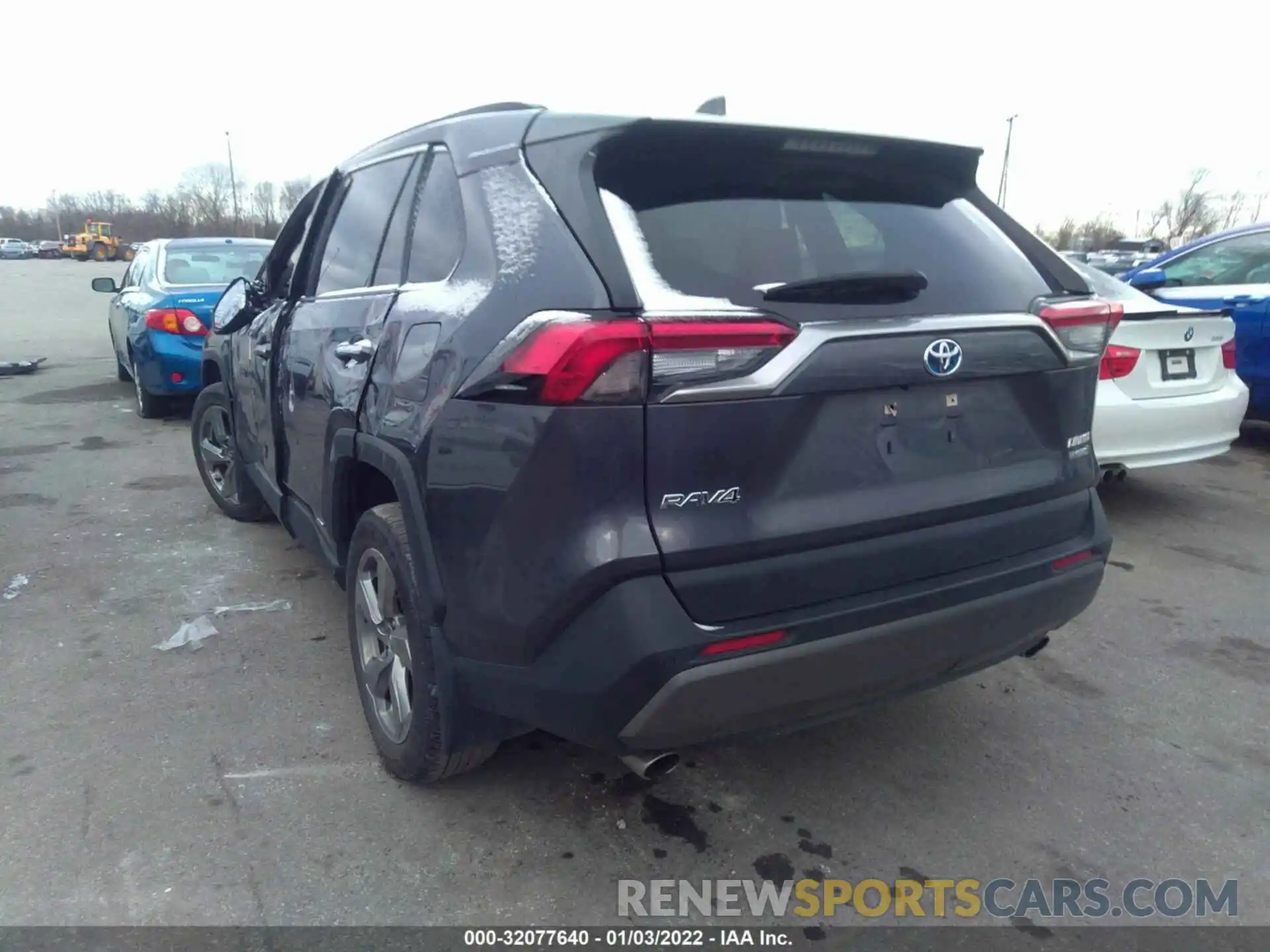 3 Фотография поврежденного автомобиля JTMDWRFV7KD027778 TOYOTA RAV4 2019