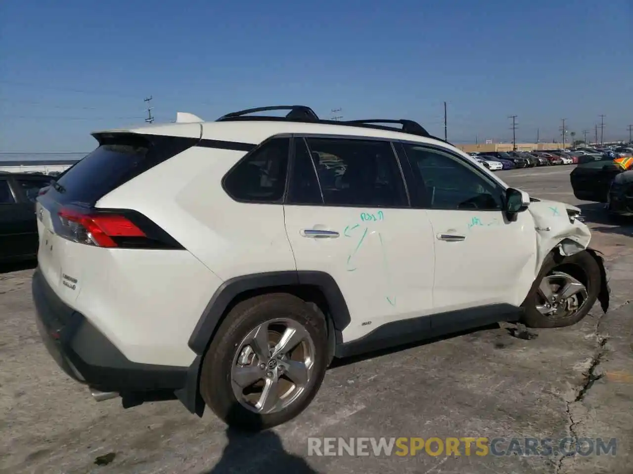 4 Photograph of a damaged car JTMDWRFV7KD035850 TOYOTA RAV4 2019