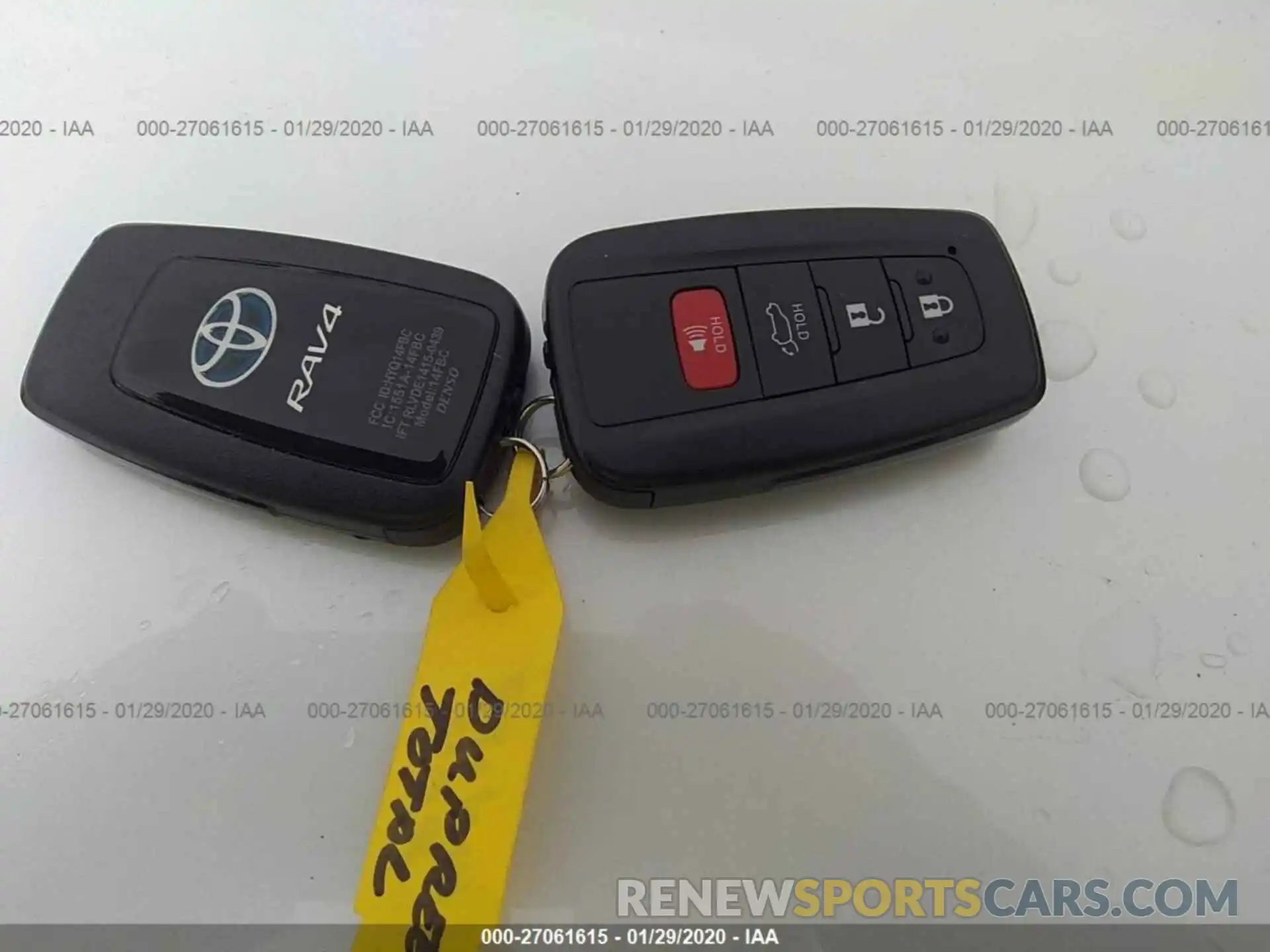 11 Фотография поврежденного автомобиля JTMDWRFV7KD512244 TOYOTA RAV4 2019