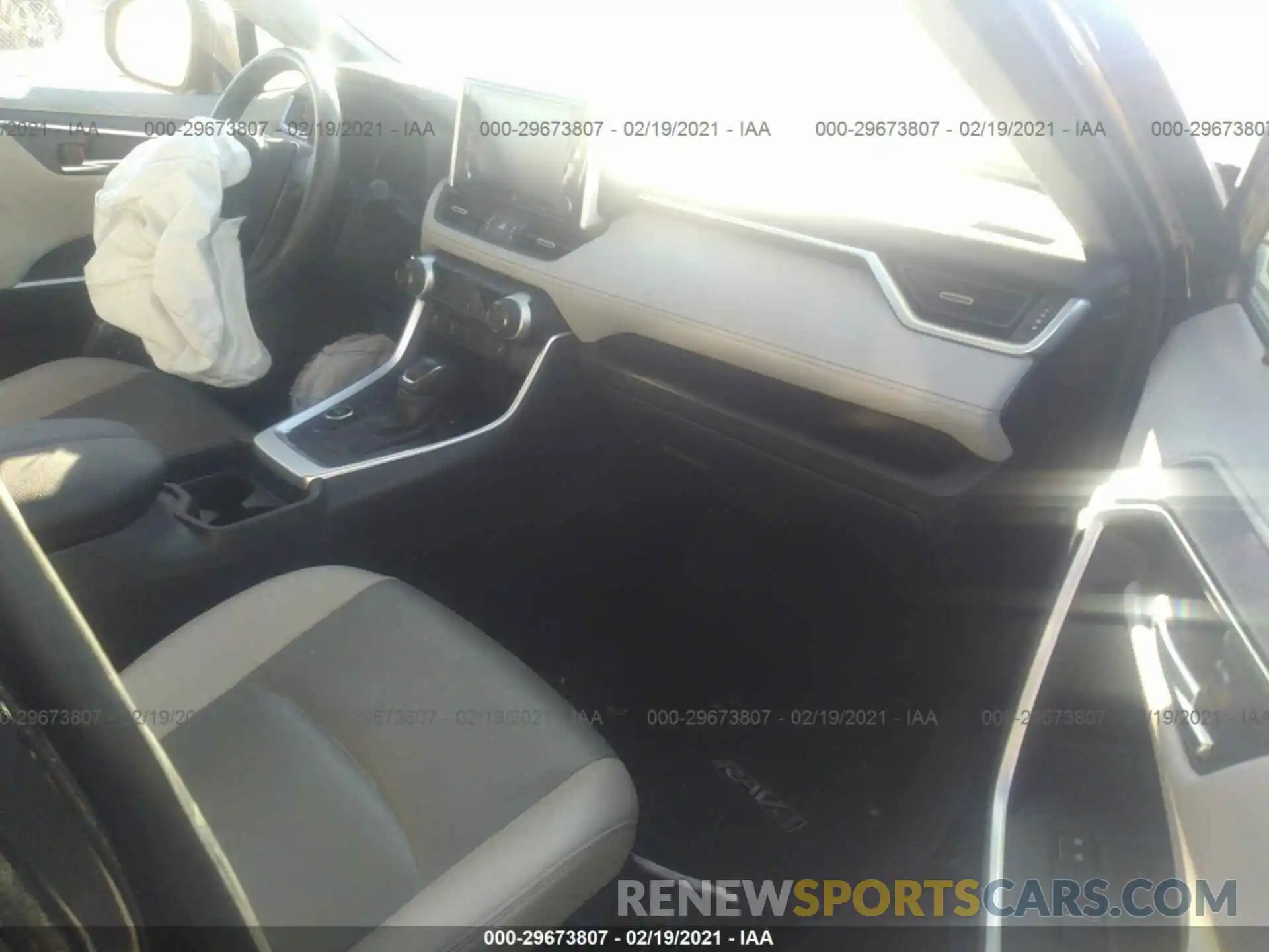 5 Photograph of a damaged car JTMDWRFV7KD517315 TOYOTA RAV4 2019