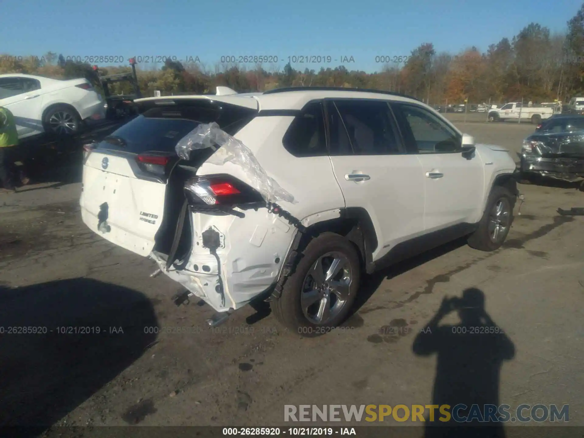 4 Photograph of a damaged car JTMDWRFV8KD504248 TOYOTA RAV4 2019