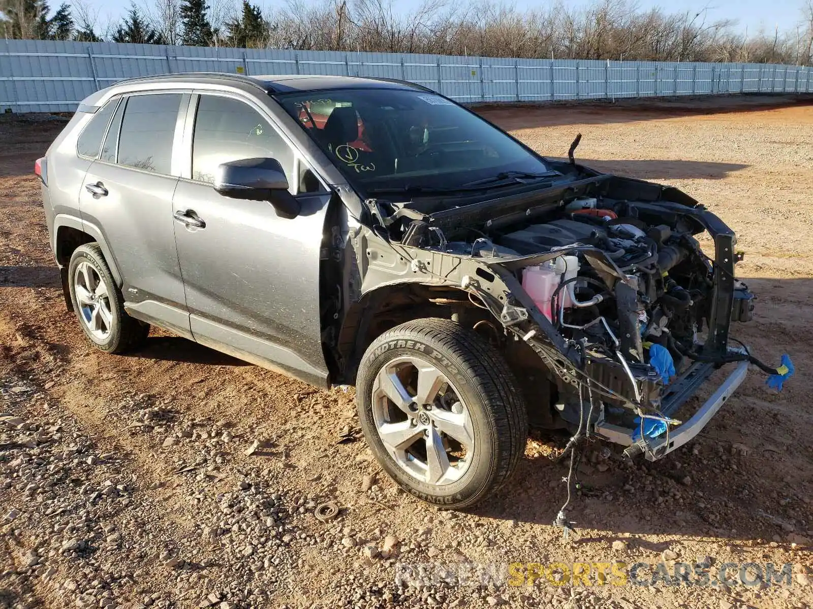 1 Photograph of a damaged car JTMDWRFV8KD511698 TOYOTA RAV4 2019