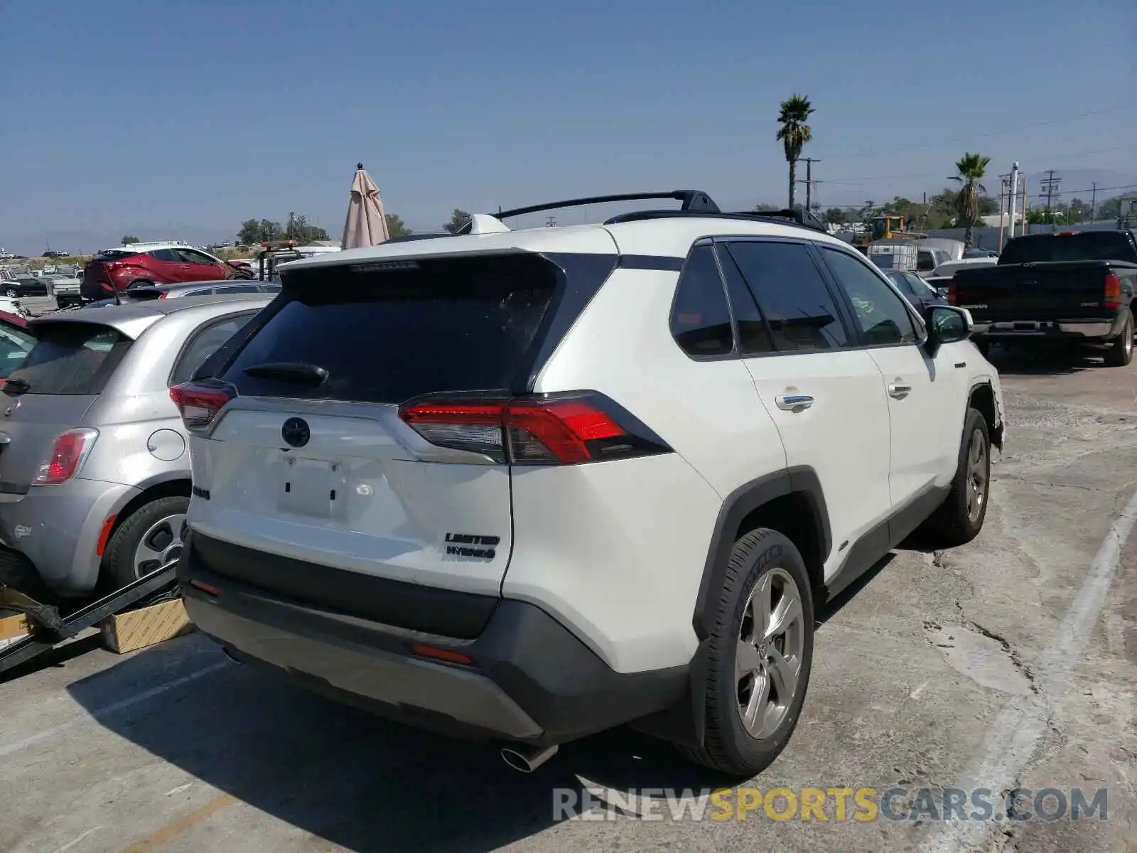 4 Photograph of a damaged car JTMDWRFV8KD520871 TOYOTA RAV4 2019