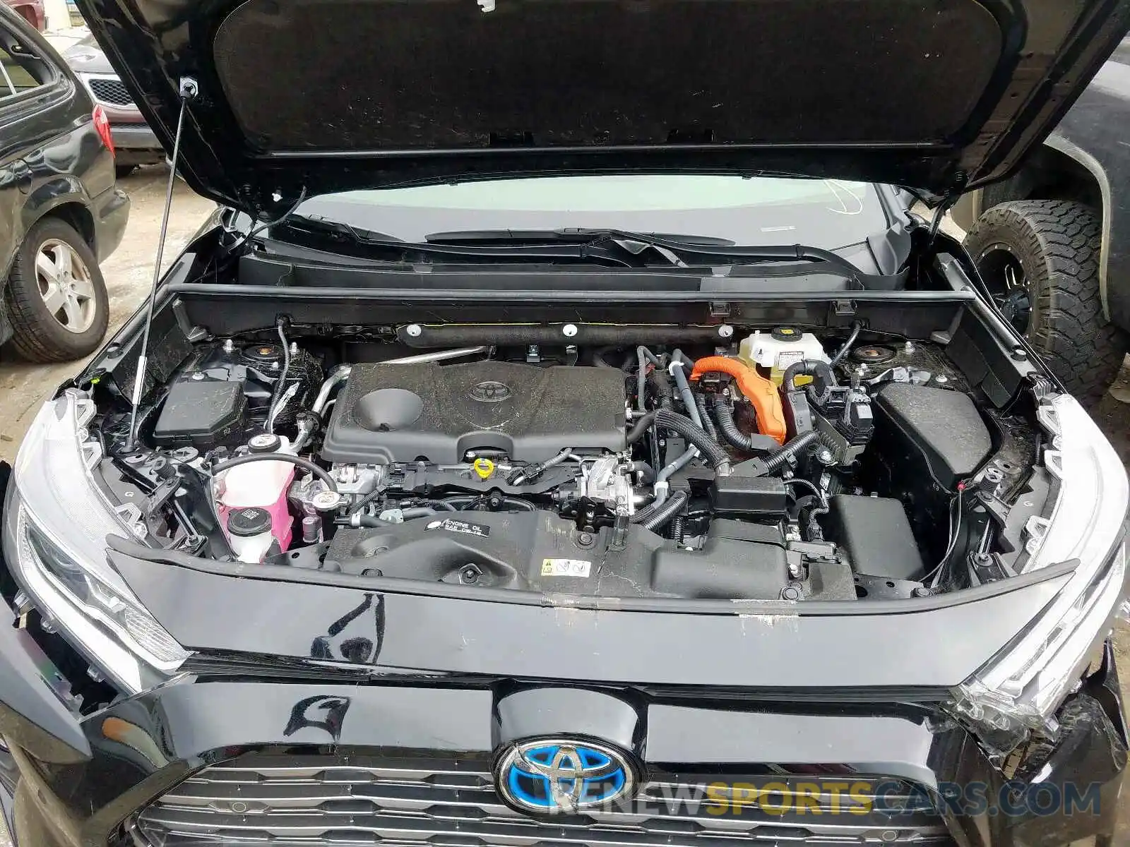 7 Фотография поврежденного автомобиля JTMDWRFV9KD003448 TOYOTA RAV4 2019