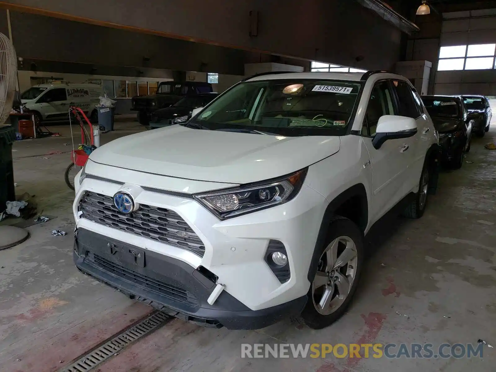 2 Фотография поврежденного автомобиля JTMDWRFV9KD017513 TOYOTA RAV4 2019