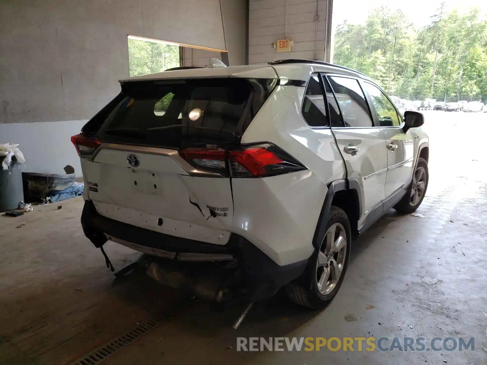 4 Фотография поврежденного автомобиля JTMDWRFV9KD017513 TOYOTA RAV4 2019