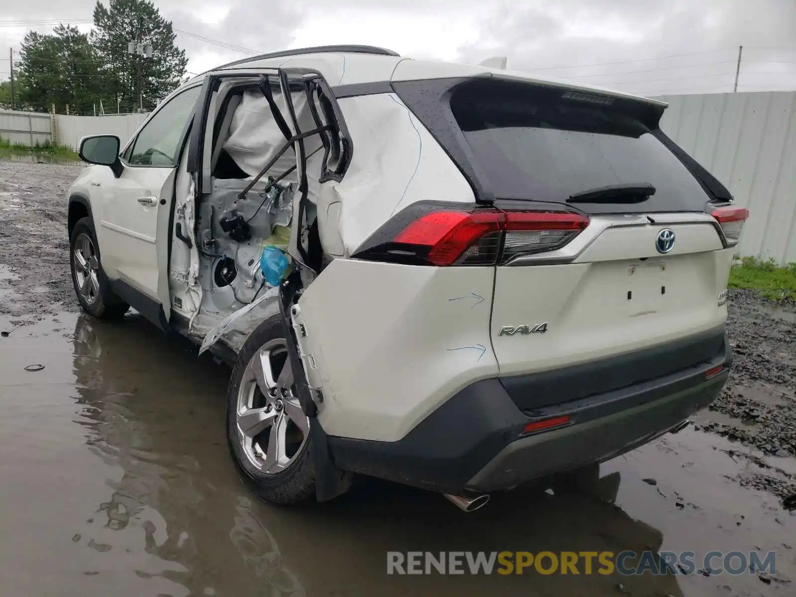 3 Photograph of a damaged car JTMDWRFV9KD514755 TOYOTA RAV4 2019