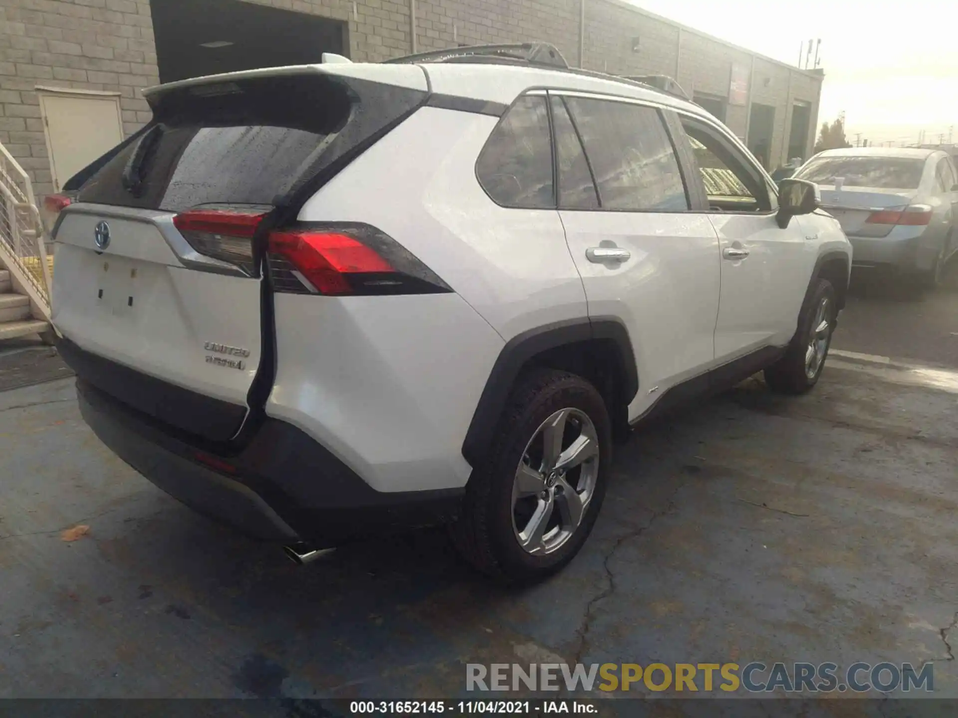 4 Photograph of a damaged car JTMDWRFVXKD017066 TOYOTA RAV4 2019