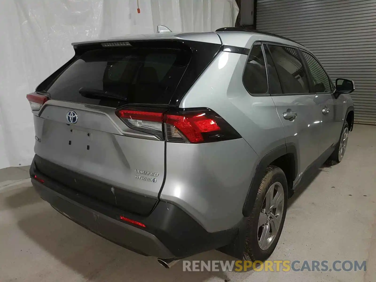 4 Photograph of a damaged car JTMDWRFVXKD033395 TOYOTA RAV4 2019