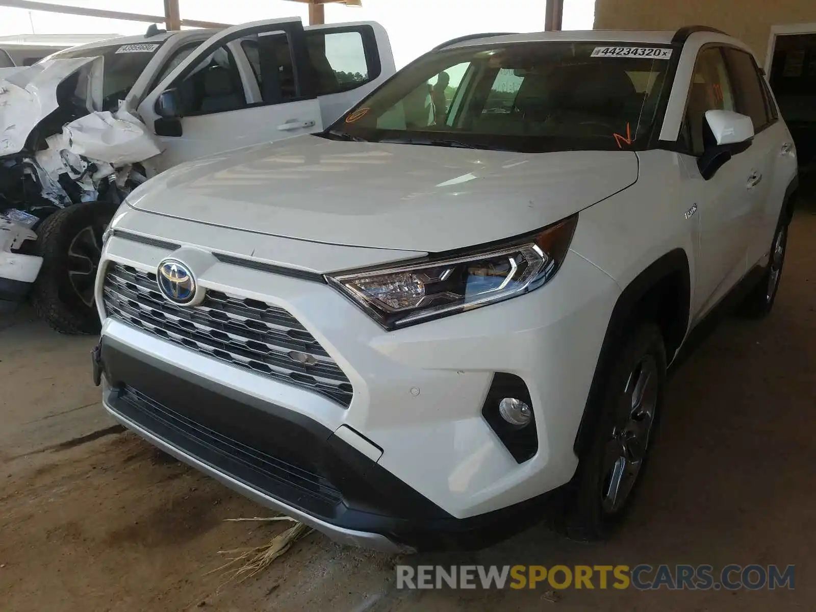 2 Фотография поврежденного автомобиля JTMDWRFVXKJ007123 TOYOTA RAV4 2019