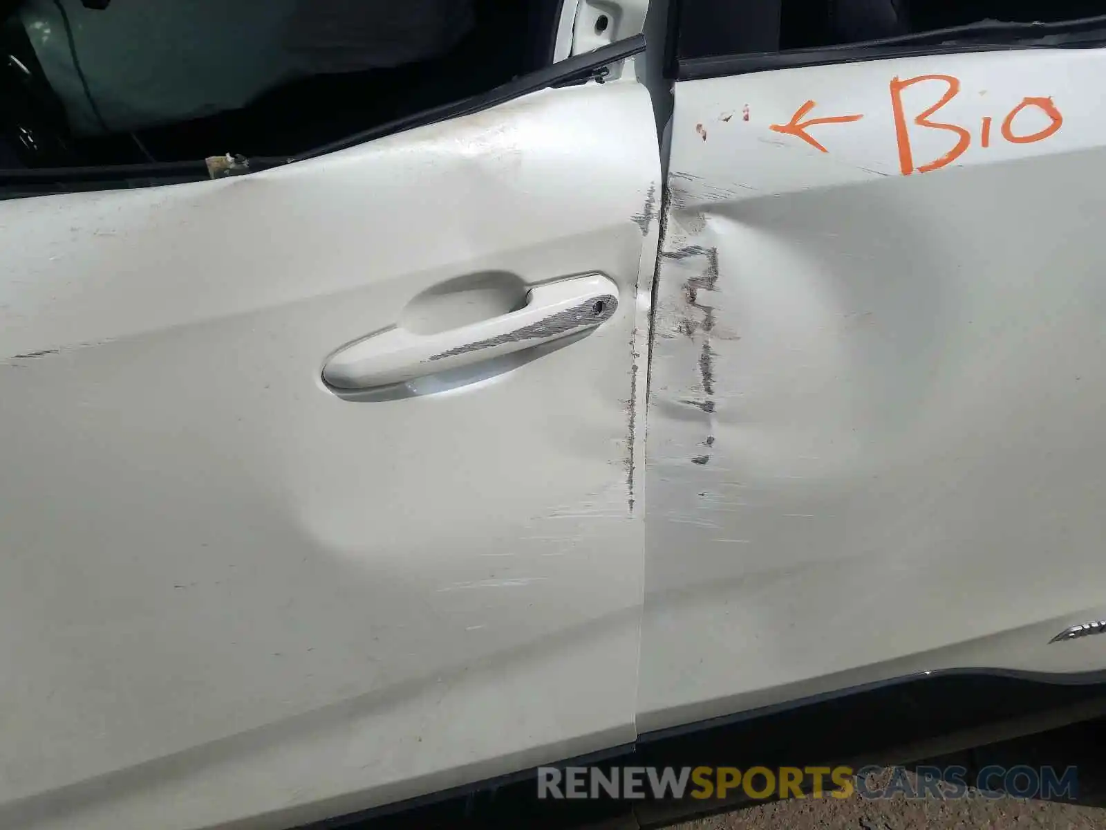 10 Photograph of a damaged car JTMEWRFV0KD511599 TOYOTA RAV4 2019