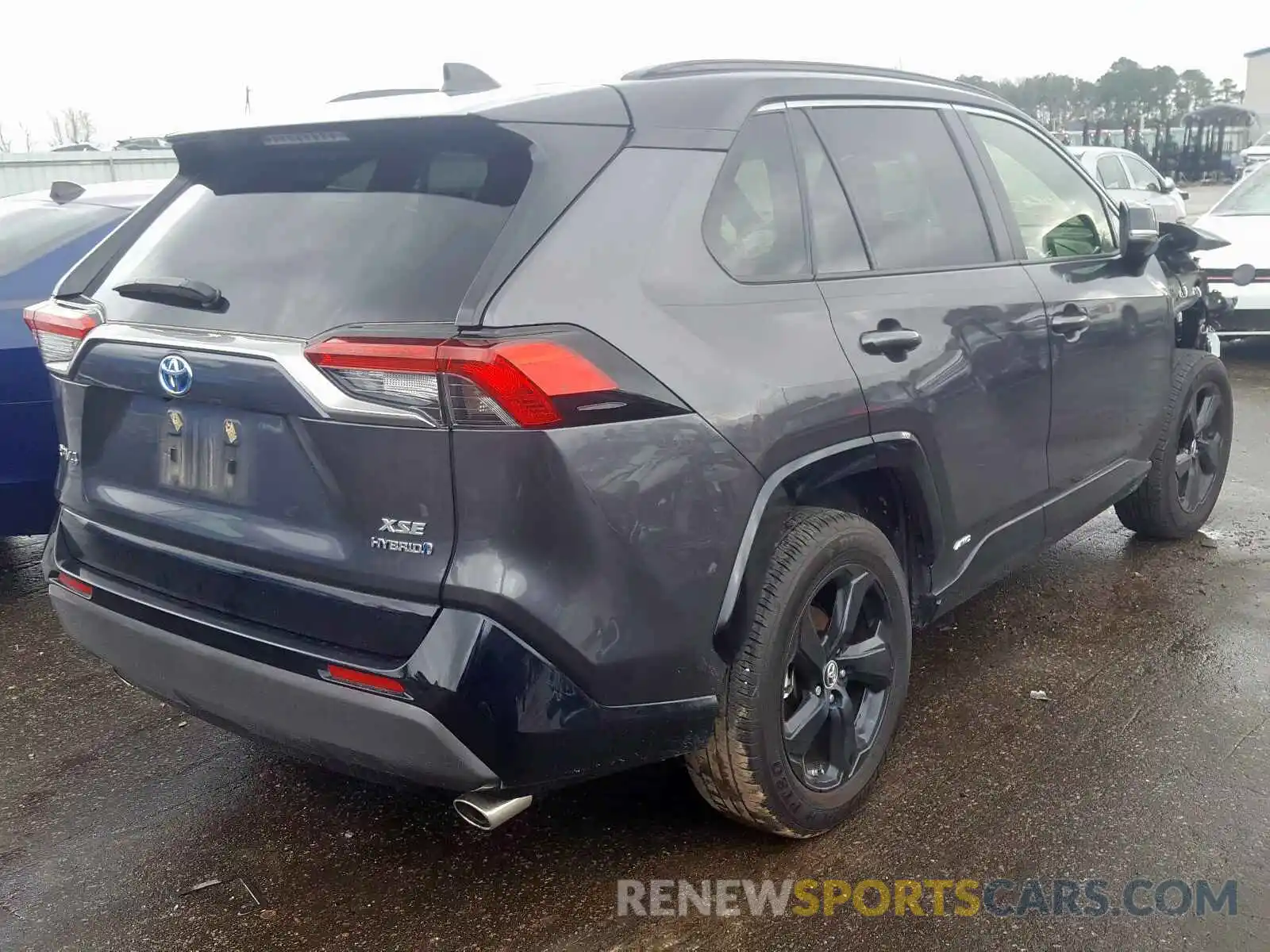 4 Photograph of a damaged car JTMEWRFV0KJ004347 TOYOTA RAV4 2019