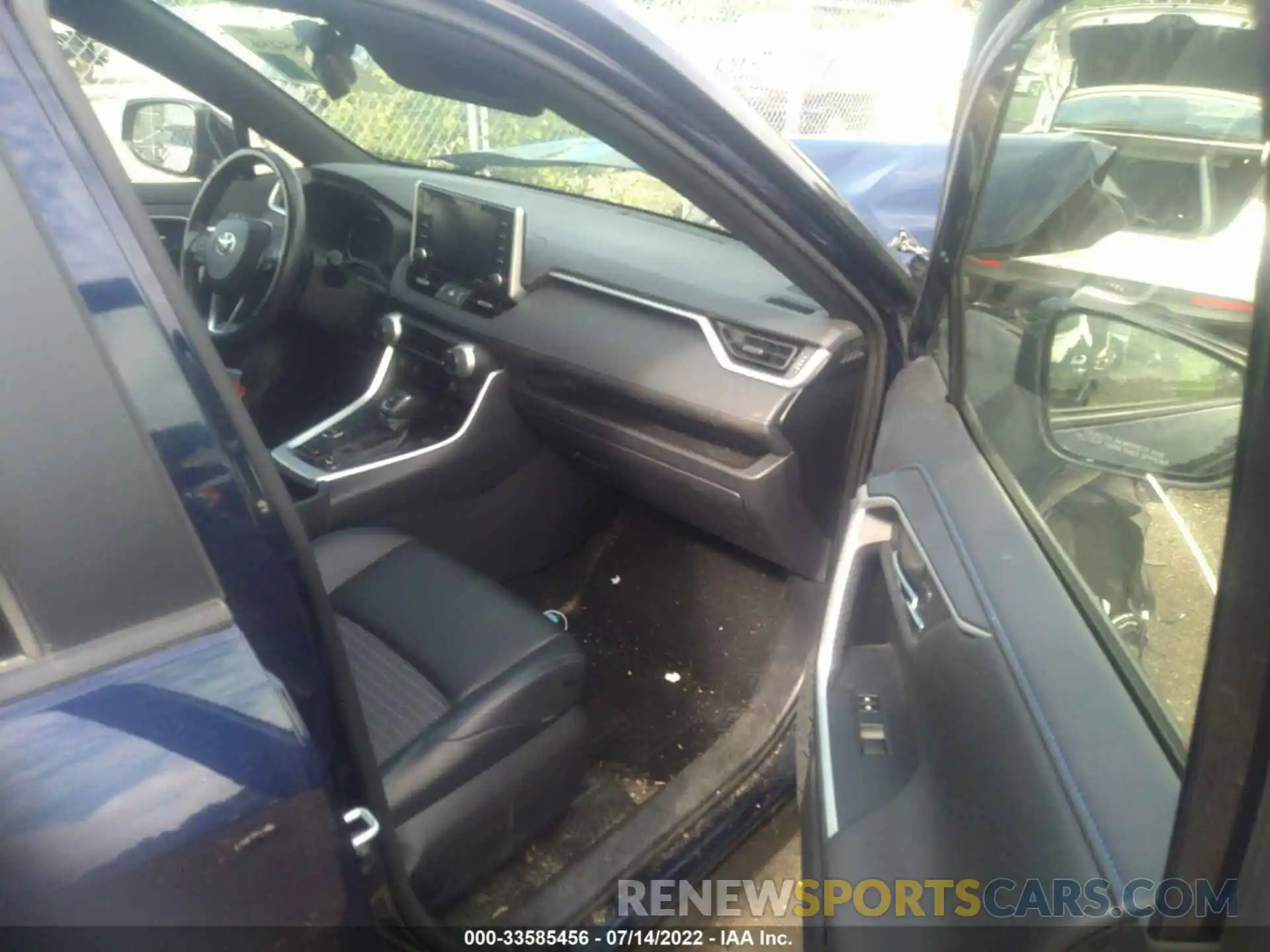 5 Photograph of a damaged car JTMEWRFV0KJ023657 TOYOTA RAV4 2019