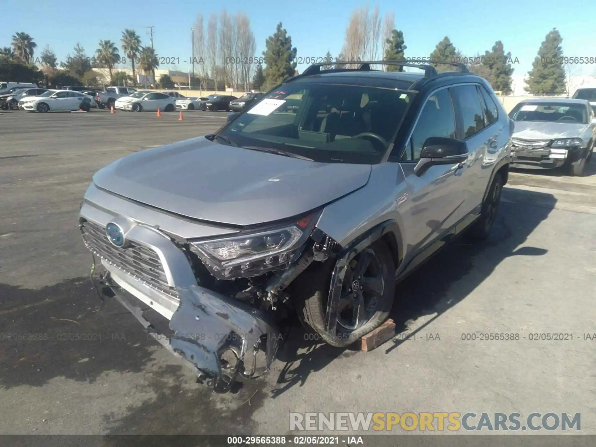 2 Photograph of a damaged car JTMEWRFV0KJ024601 TOYOTA RAV4 2019