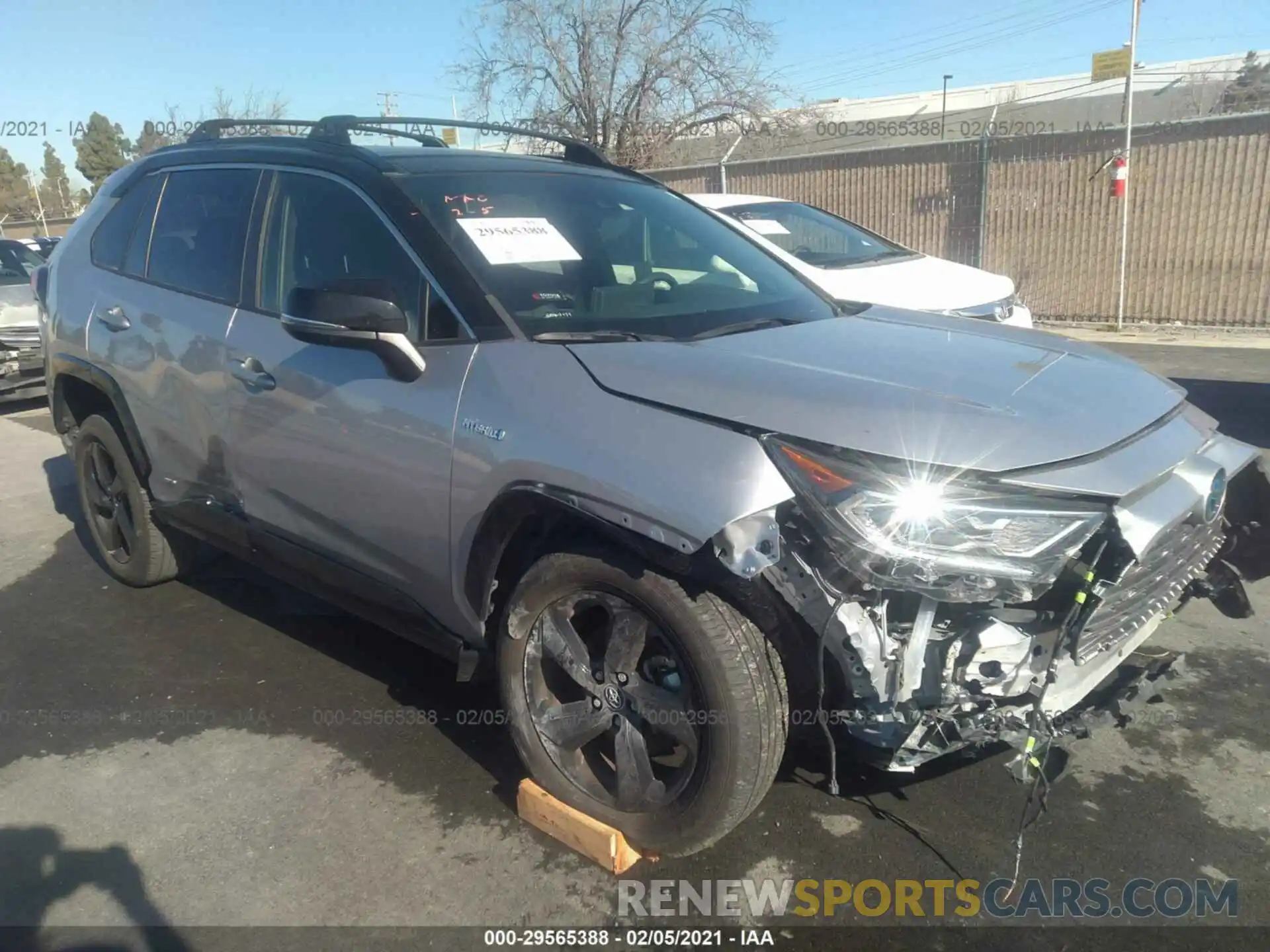 6 Photograph of a damaged car JTMEWRFV0KJ024601 TOYOTA RAV4 2019