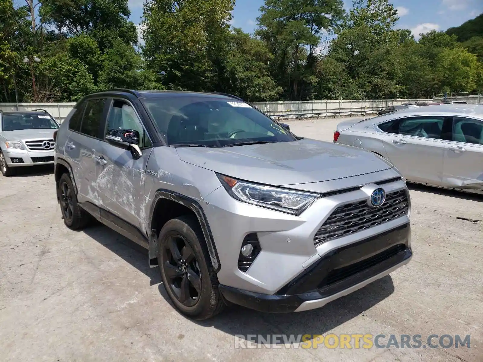 1 Photograph of a damaged car JTMEWRFV1KD514009 TOYOTA RAV4 2019