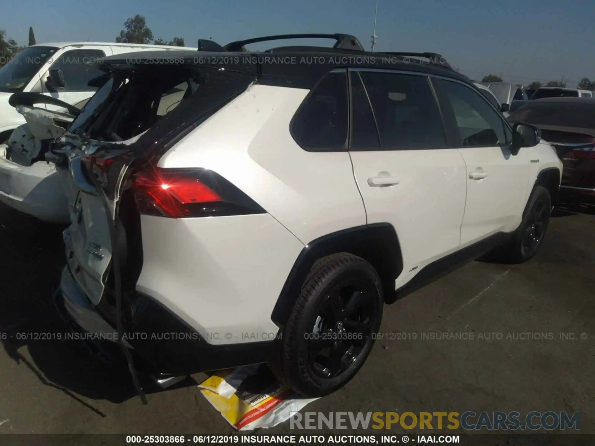 4 Photograph of a damaged car JTMEWRFV1KJ005426 TOYOTA RAV4 2019