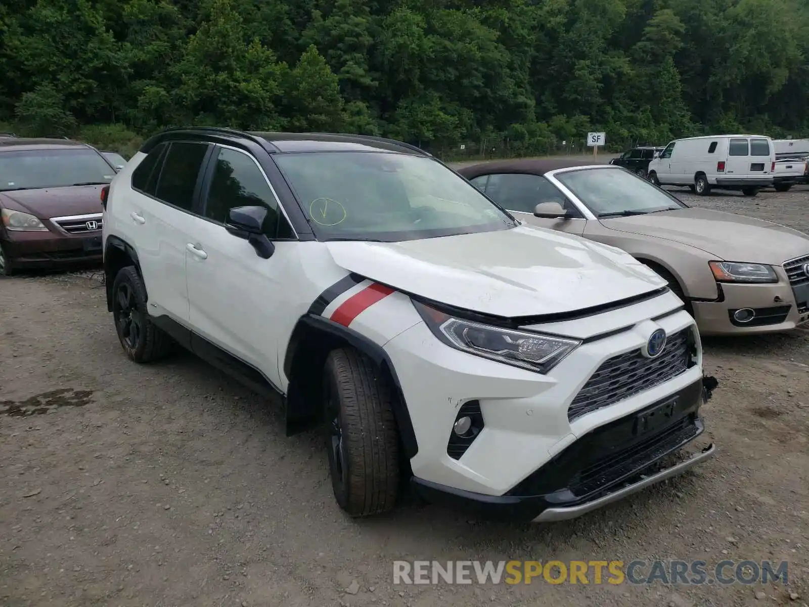 1 Photograph of a damaged car JTMEWRFV1KJ011999 TOYOTA RAV4 2019