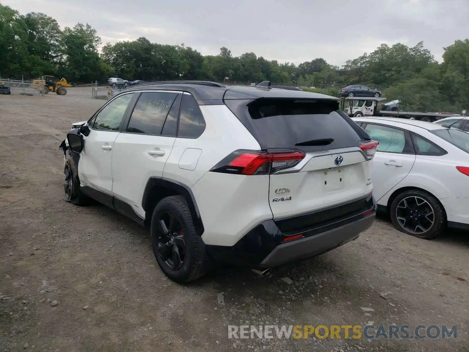 3 Photograph of a damaged car JTMEWRFV1KJ011999 TOYOTA RAV4 2019