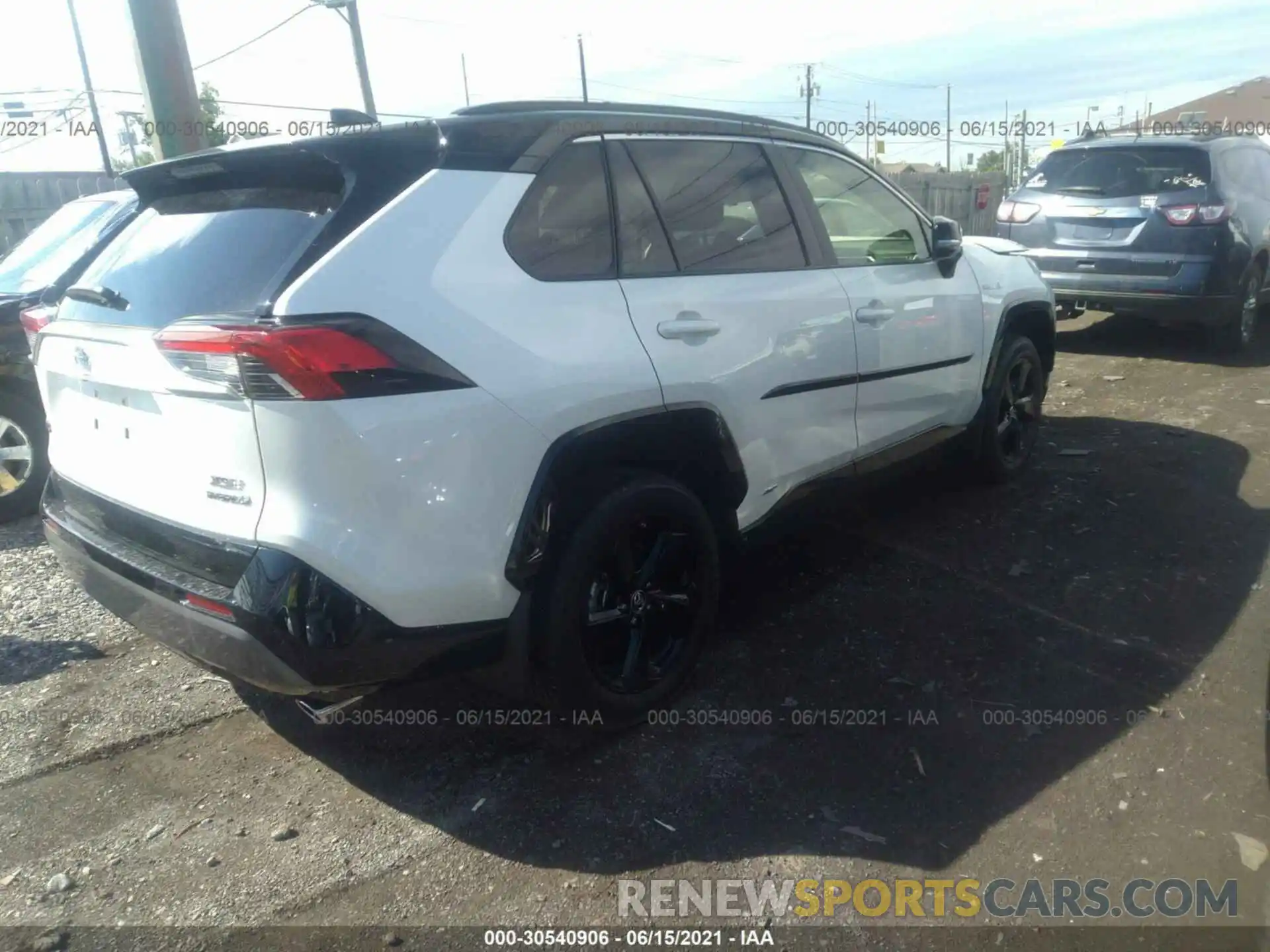 4 Photograph of a damaged car JTMEWRFV1KJ017690 TOYOTA RAV4 2019