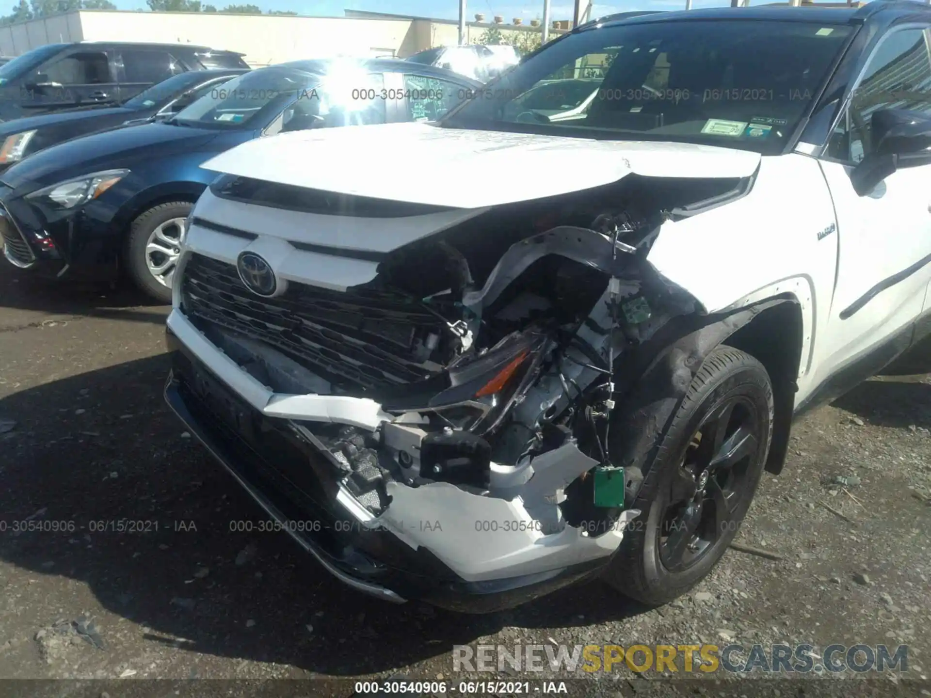 6 Photograph of a damaged car JTMEWRFV1KJ017690 TOYOTA RAV4 2019