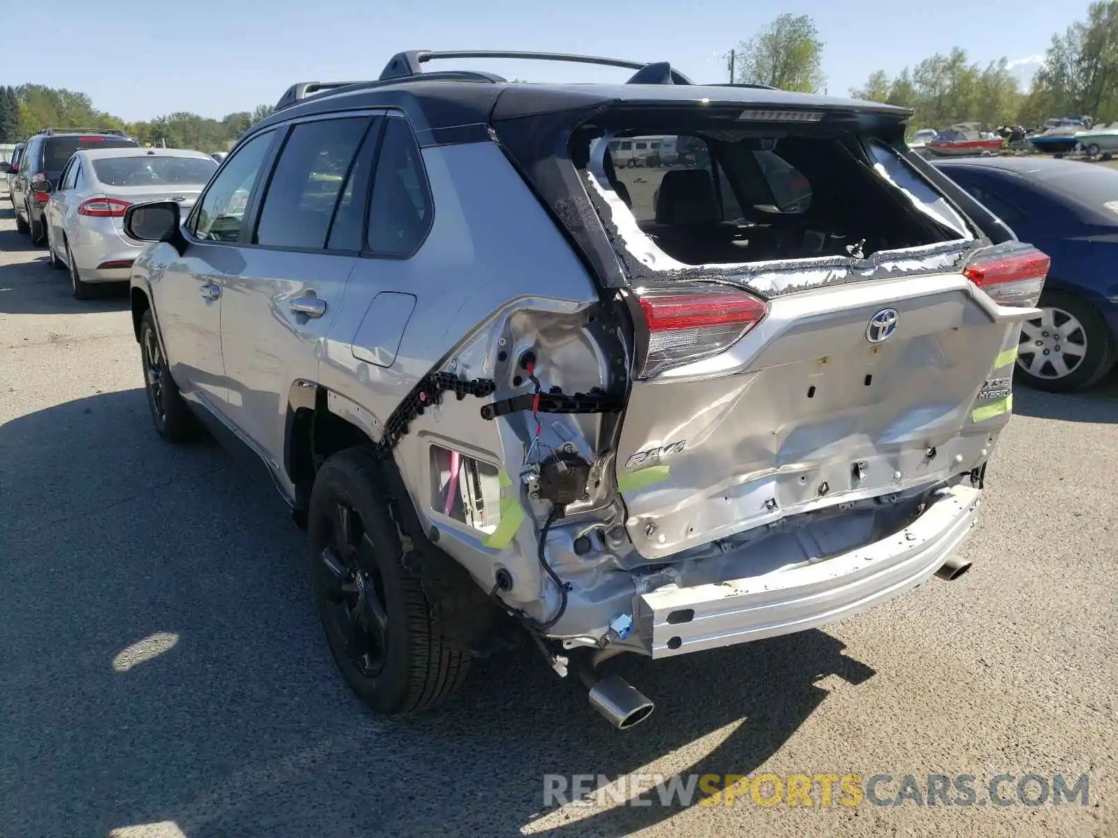 3 Photograph of a damaged car JTMEWRFV1KJ023215 TOYOTA RAV4 2019