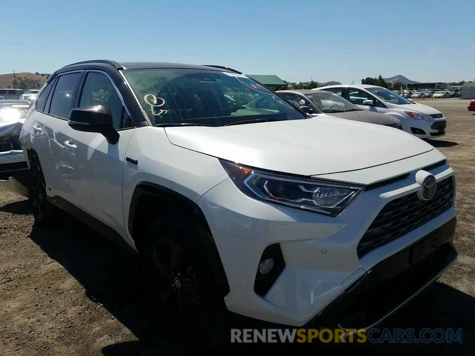 1 Photograph of a damaged car JTMEWRFV2KD519235 TOYOTA RAV4 2019